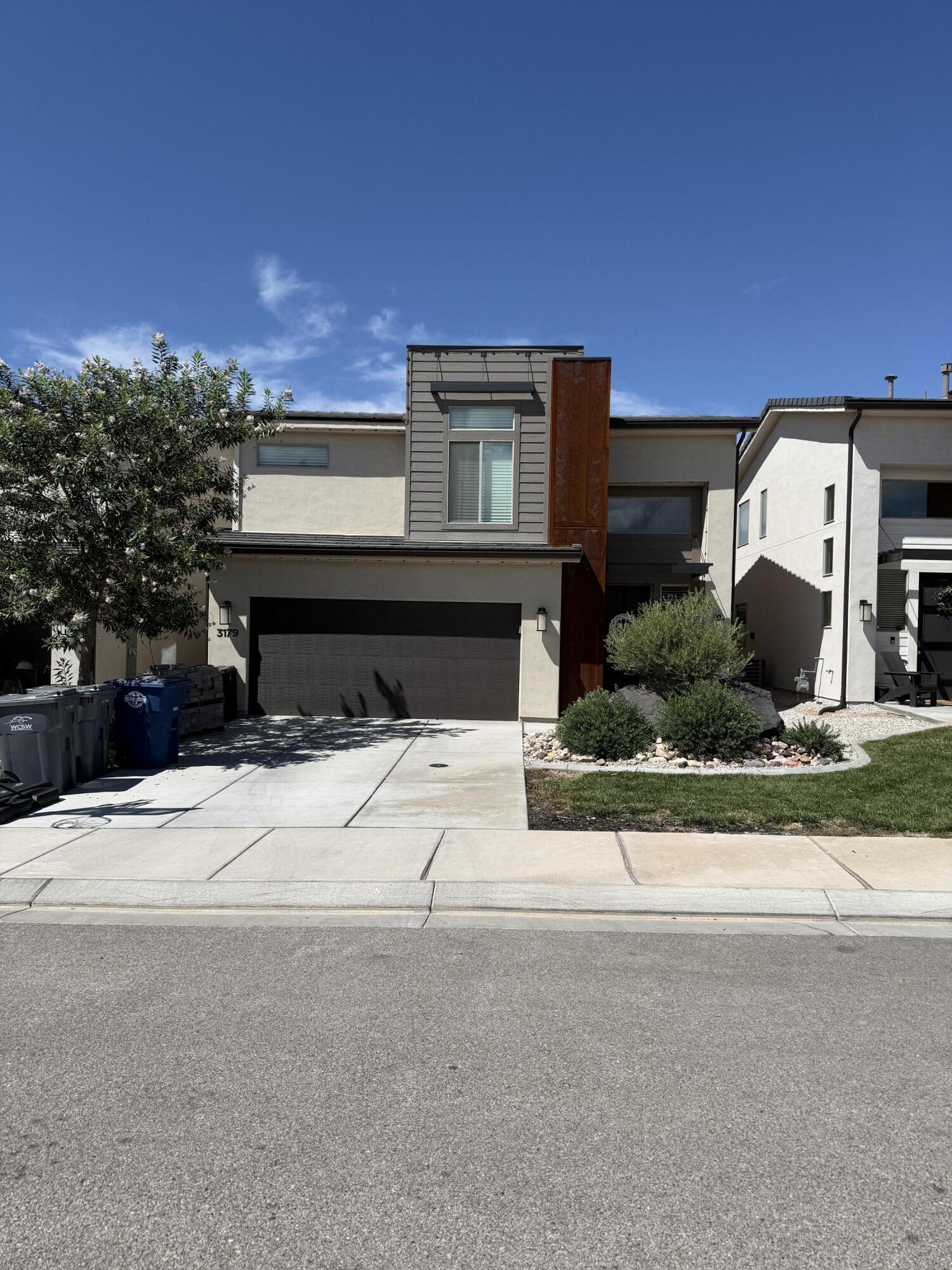 DESERT HOLLOW - Residential