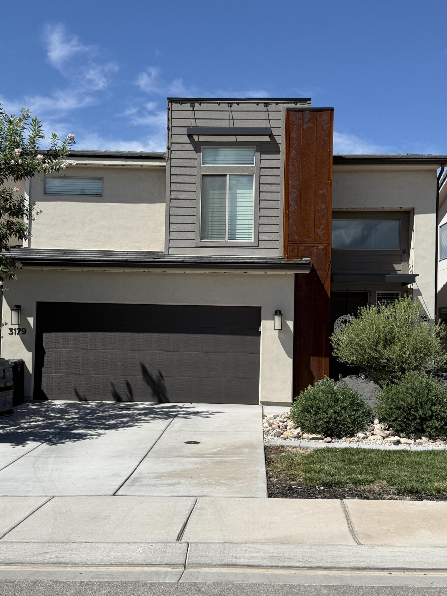 DESERT HOLLOW - Residential