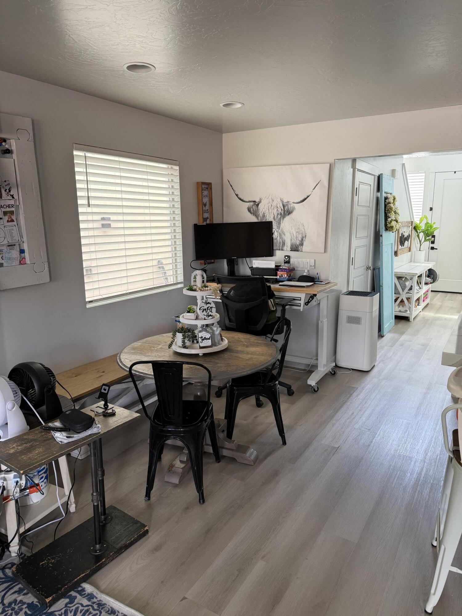 DESERT HOLLOW - Residential