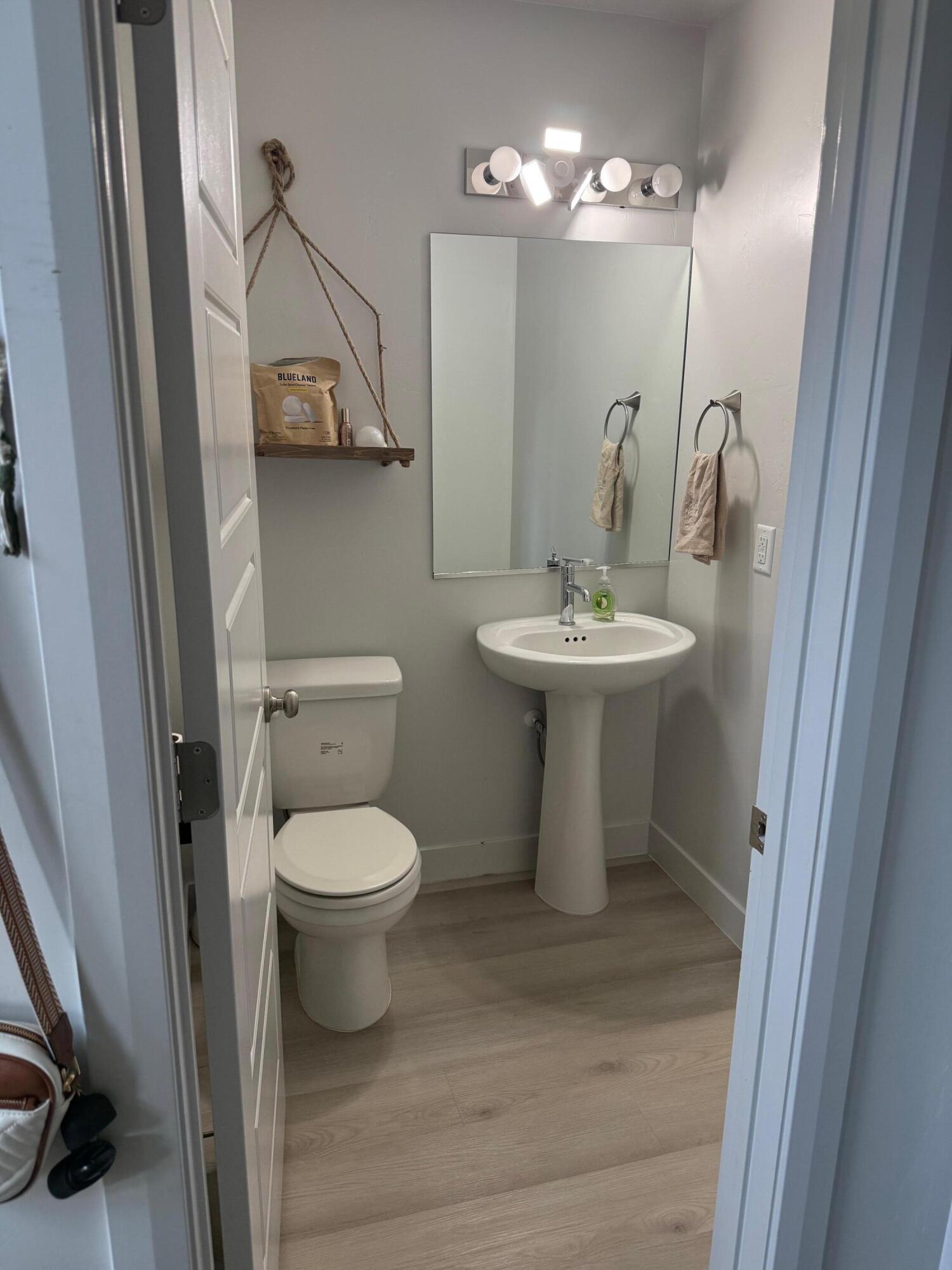 DESERT HOLLOW - Residential