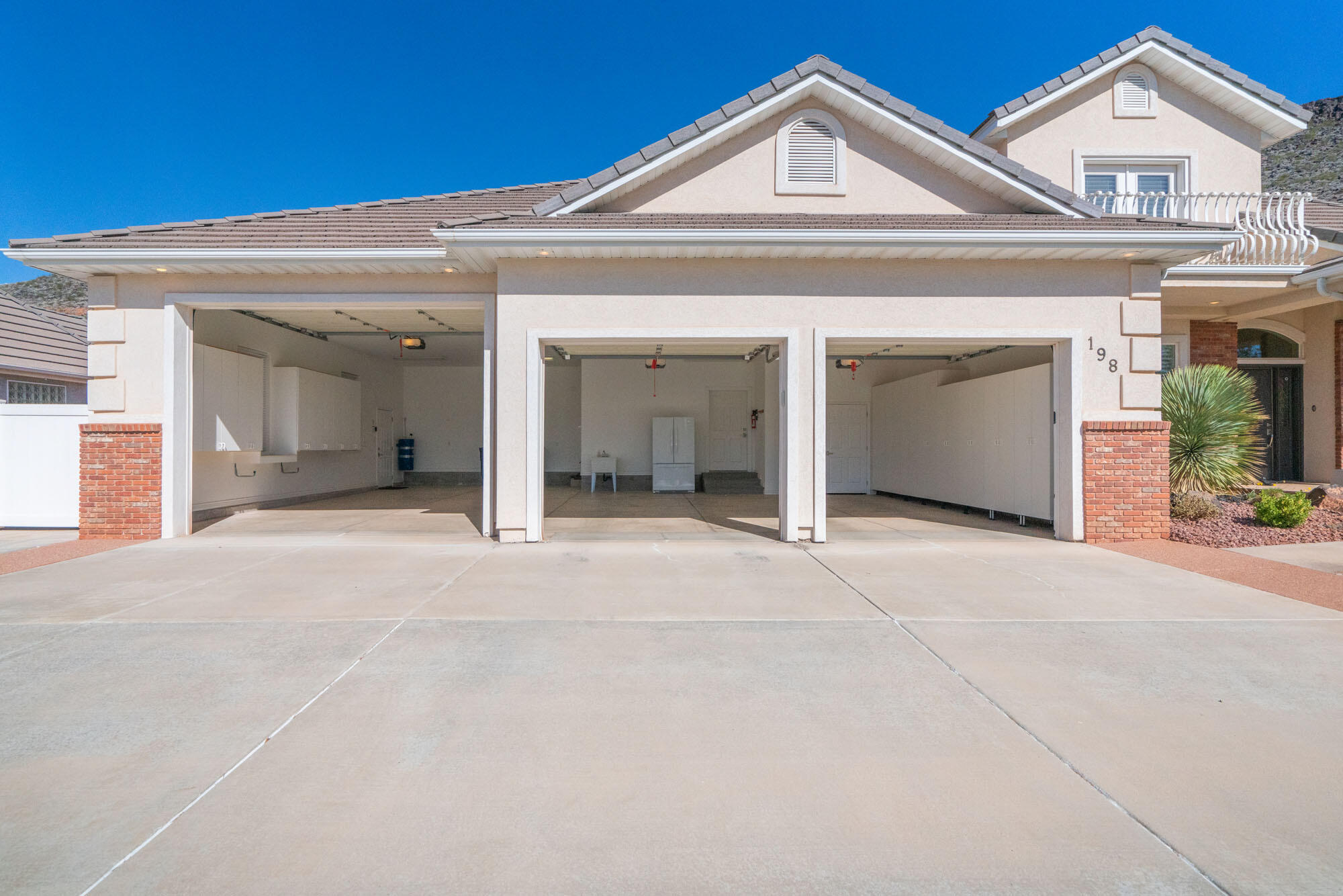 SHADOW MOUNTAIN - Residential