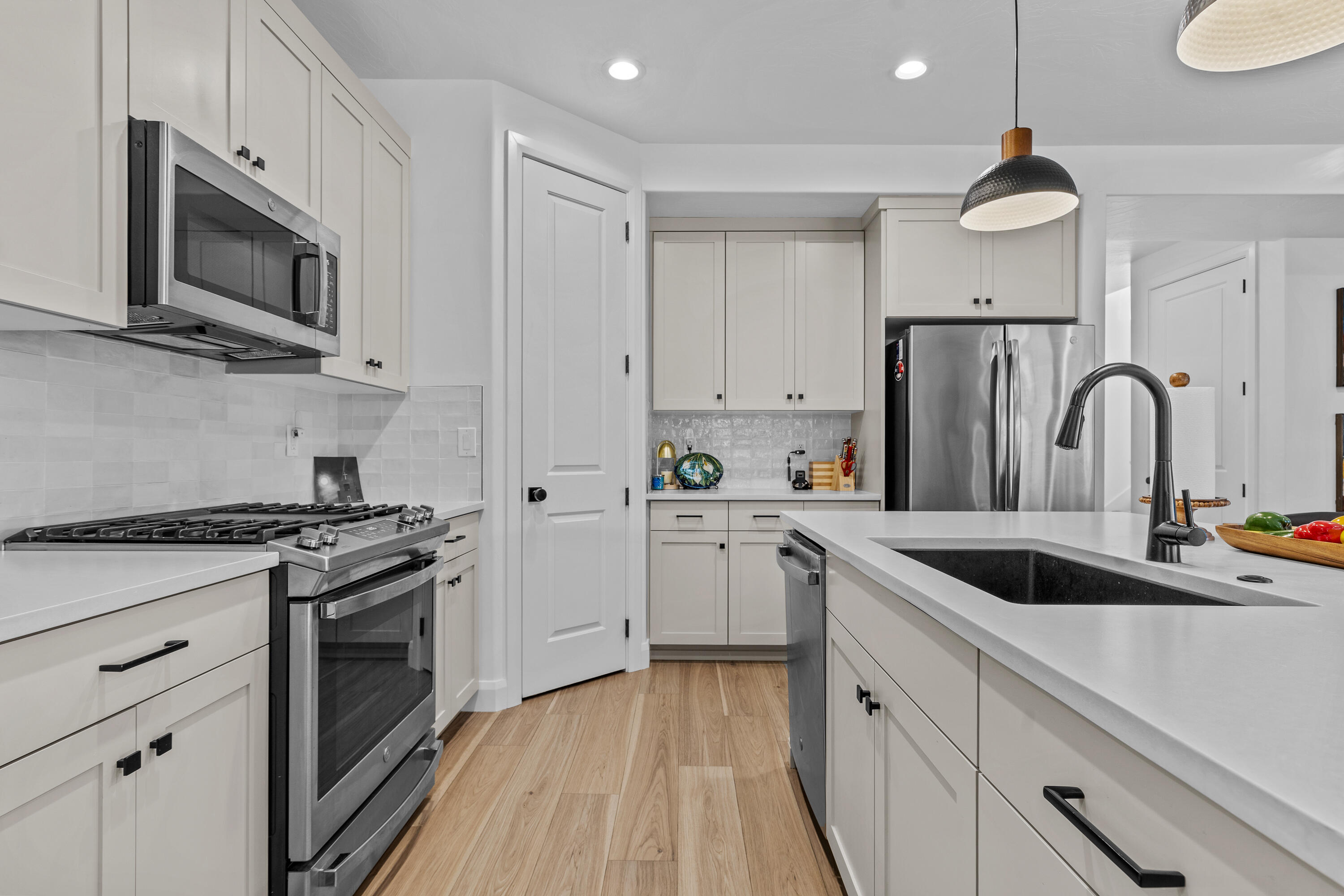 LAKESIDE AT DESERT SANDS - Residential