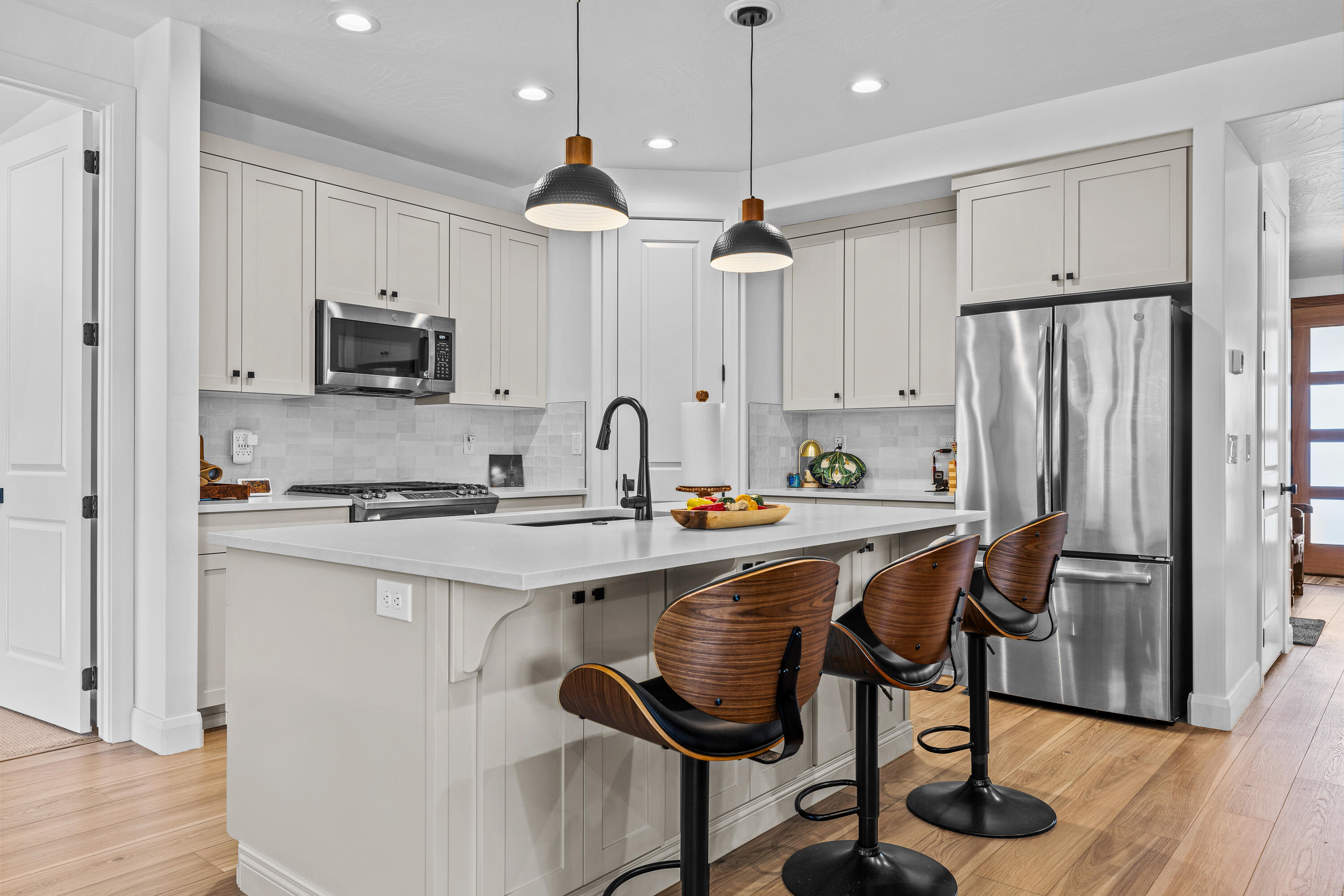 LAKESIDE AT DESERT SANDS - Residential