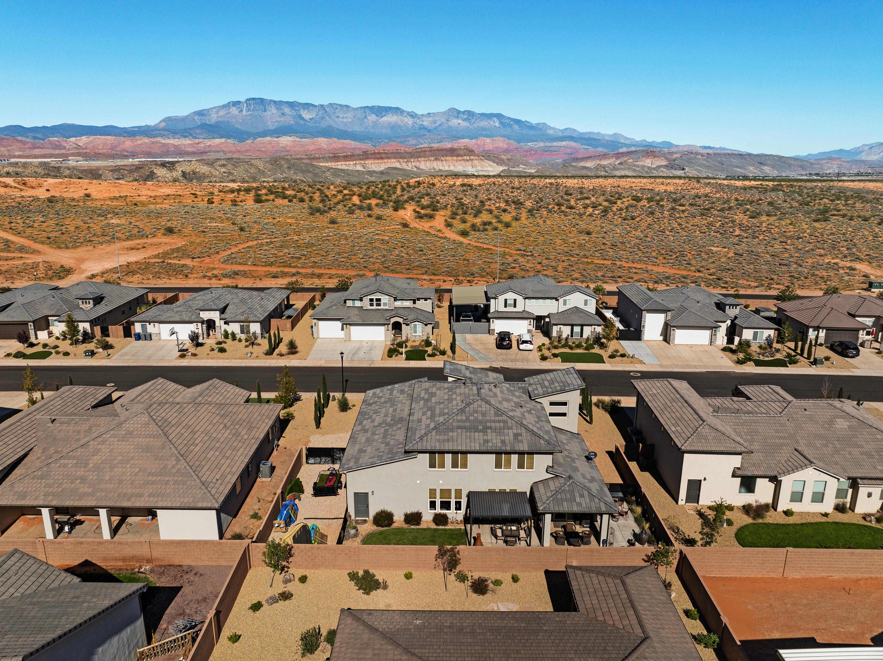 LAKESIDE AT DESERT SANDS - Residential