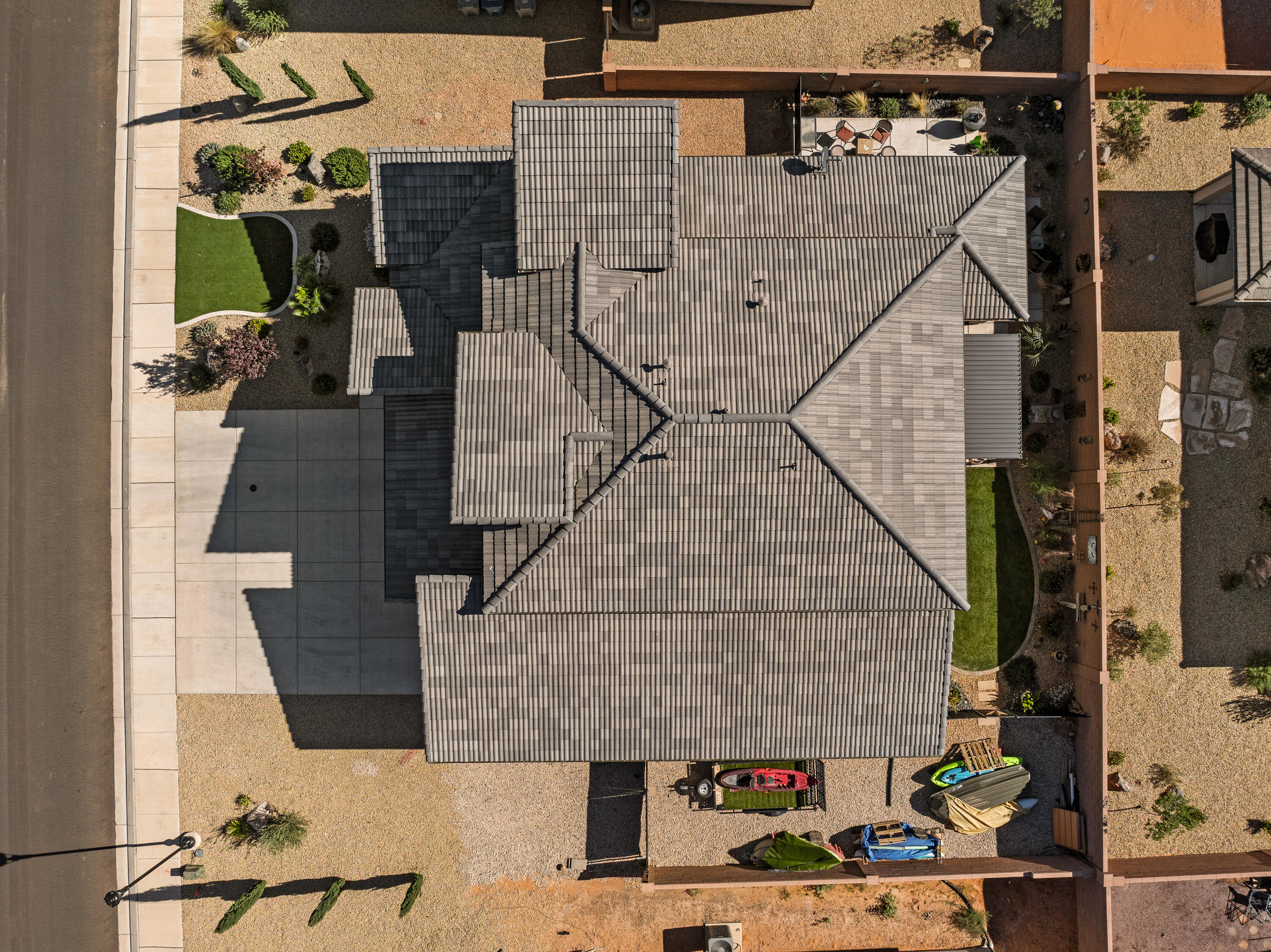 LAKESIDE AT DESERT SANDS - Residential