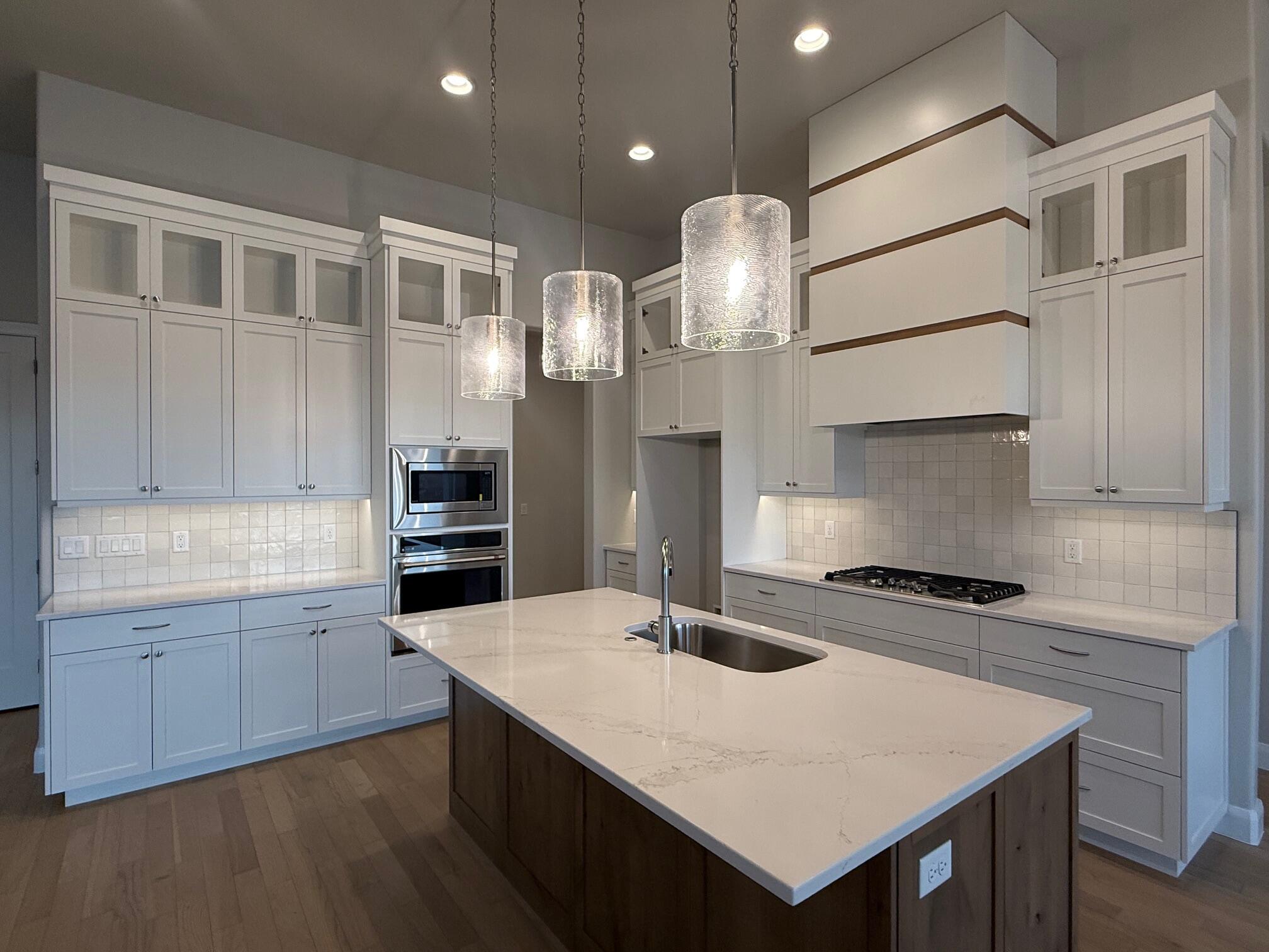 ONYX CANYON - Residential