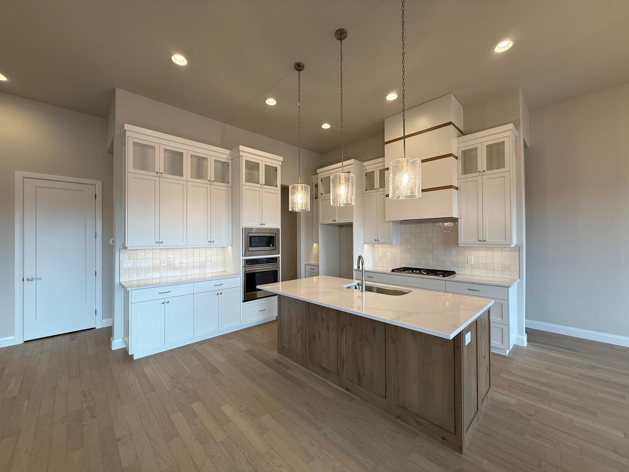 ONYX CANYON - Residential