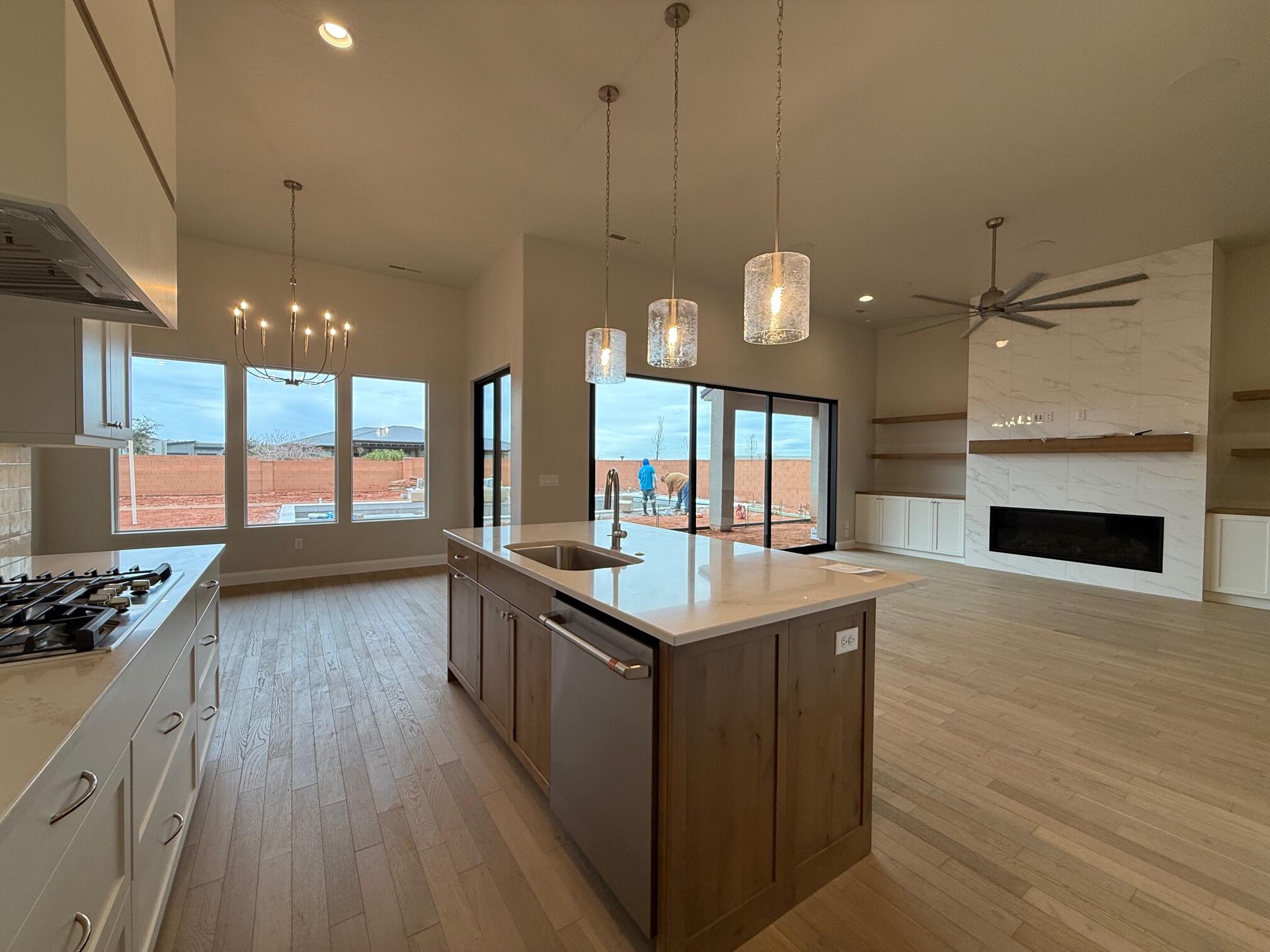 ONYX CANYON - Residential