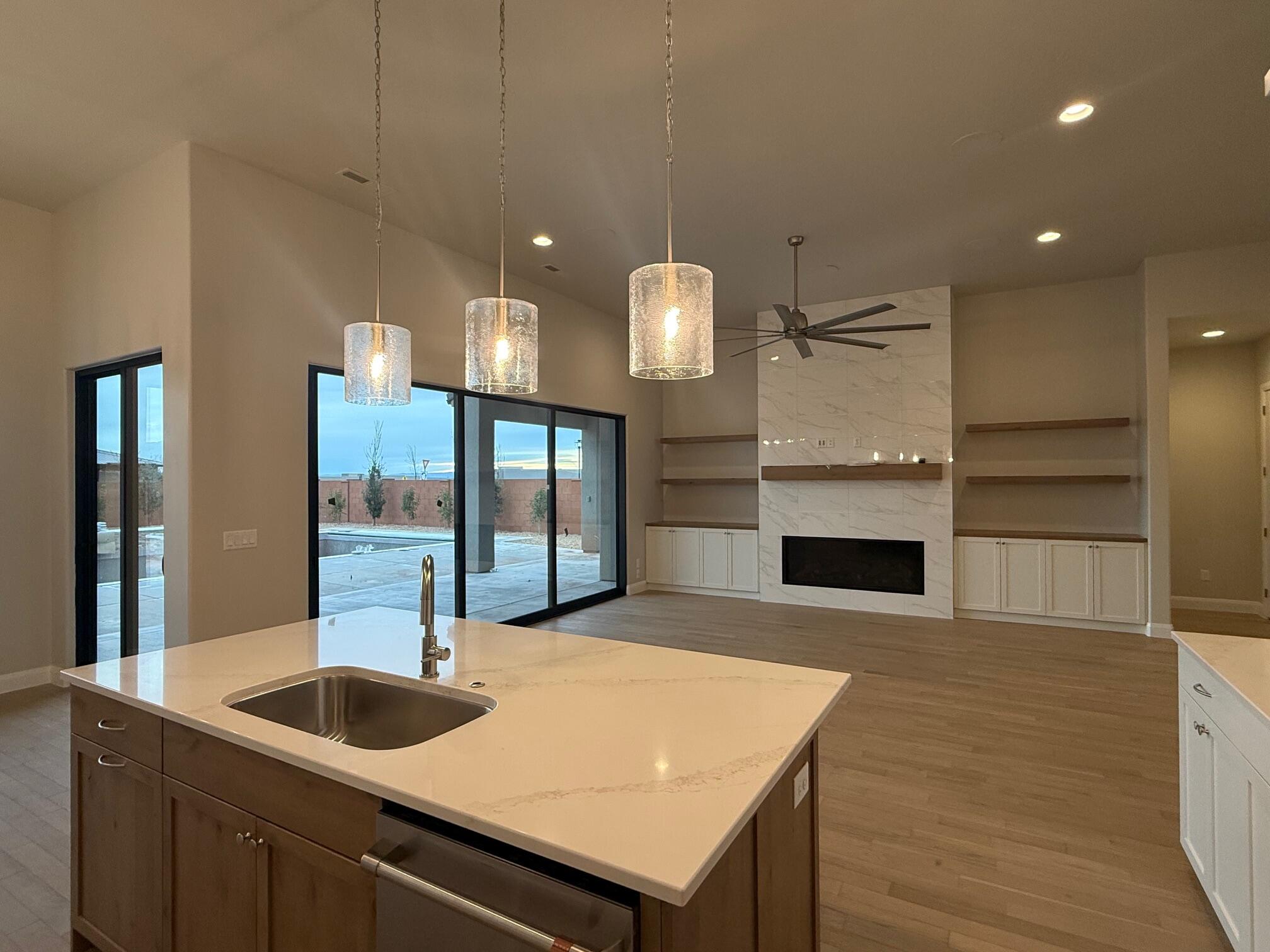 ONYX CANYON - Residential