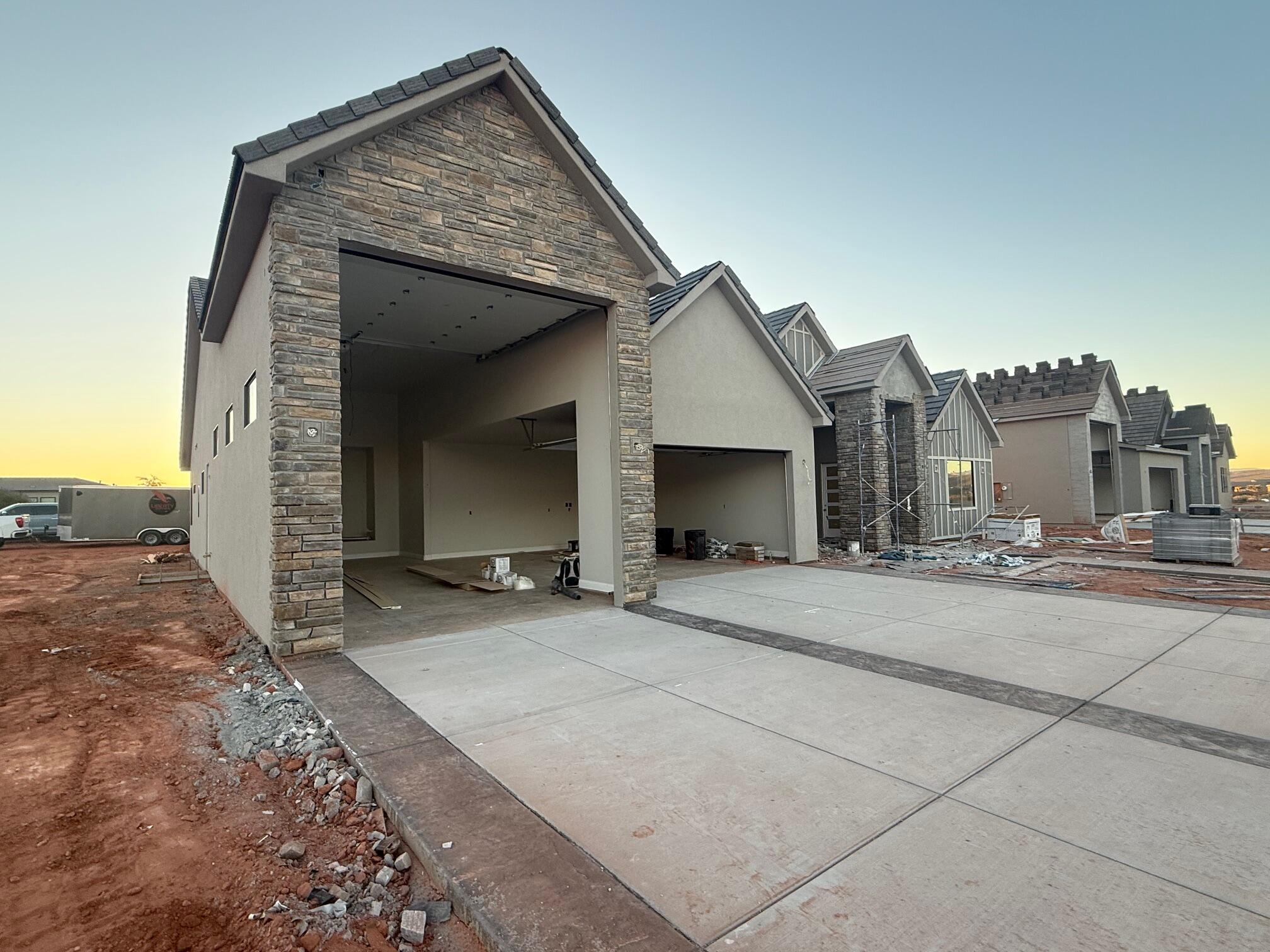 ONYX CANYON - Residential