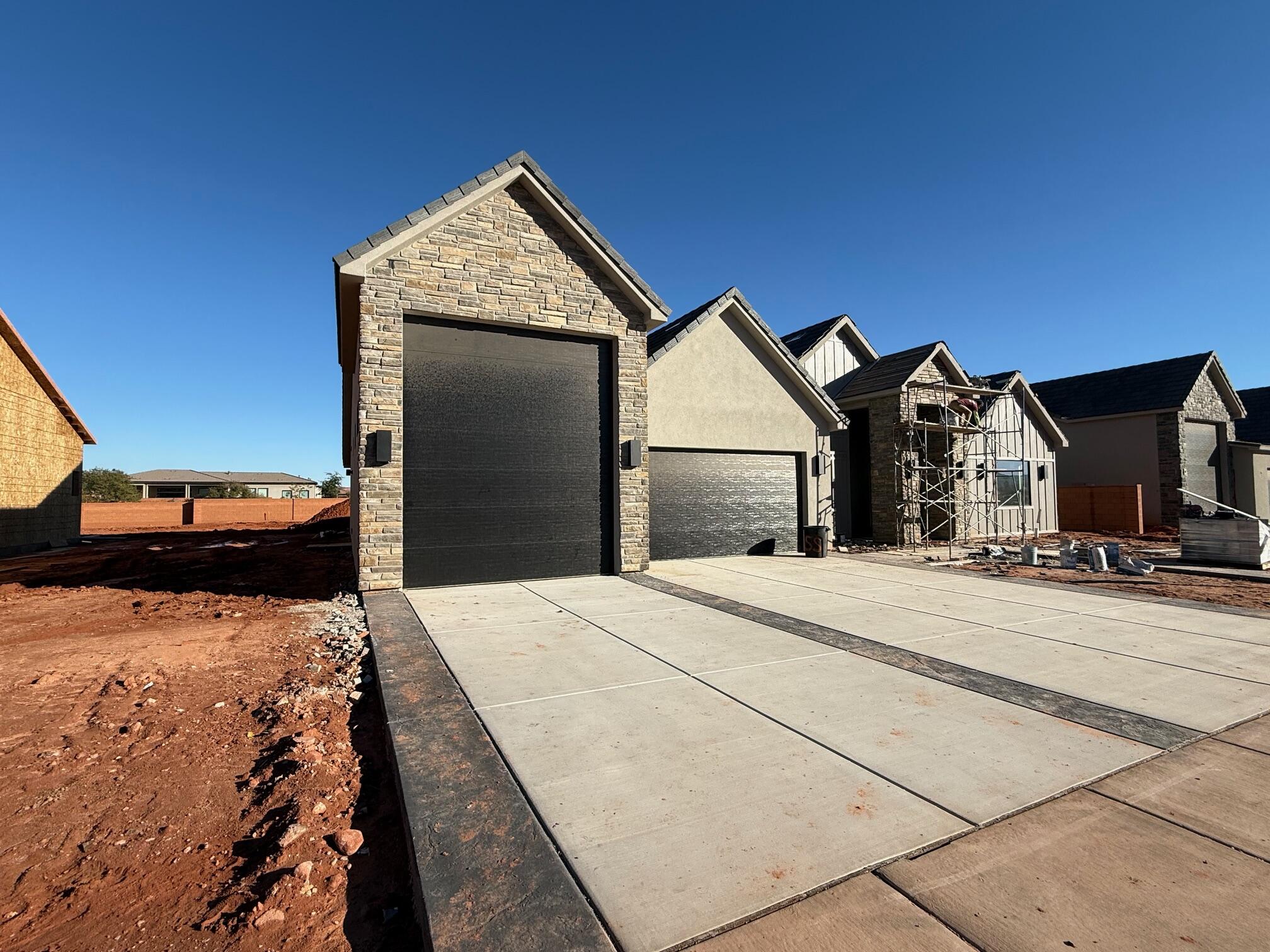 ONYX CANYON - Residential