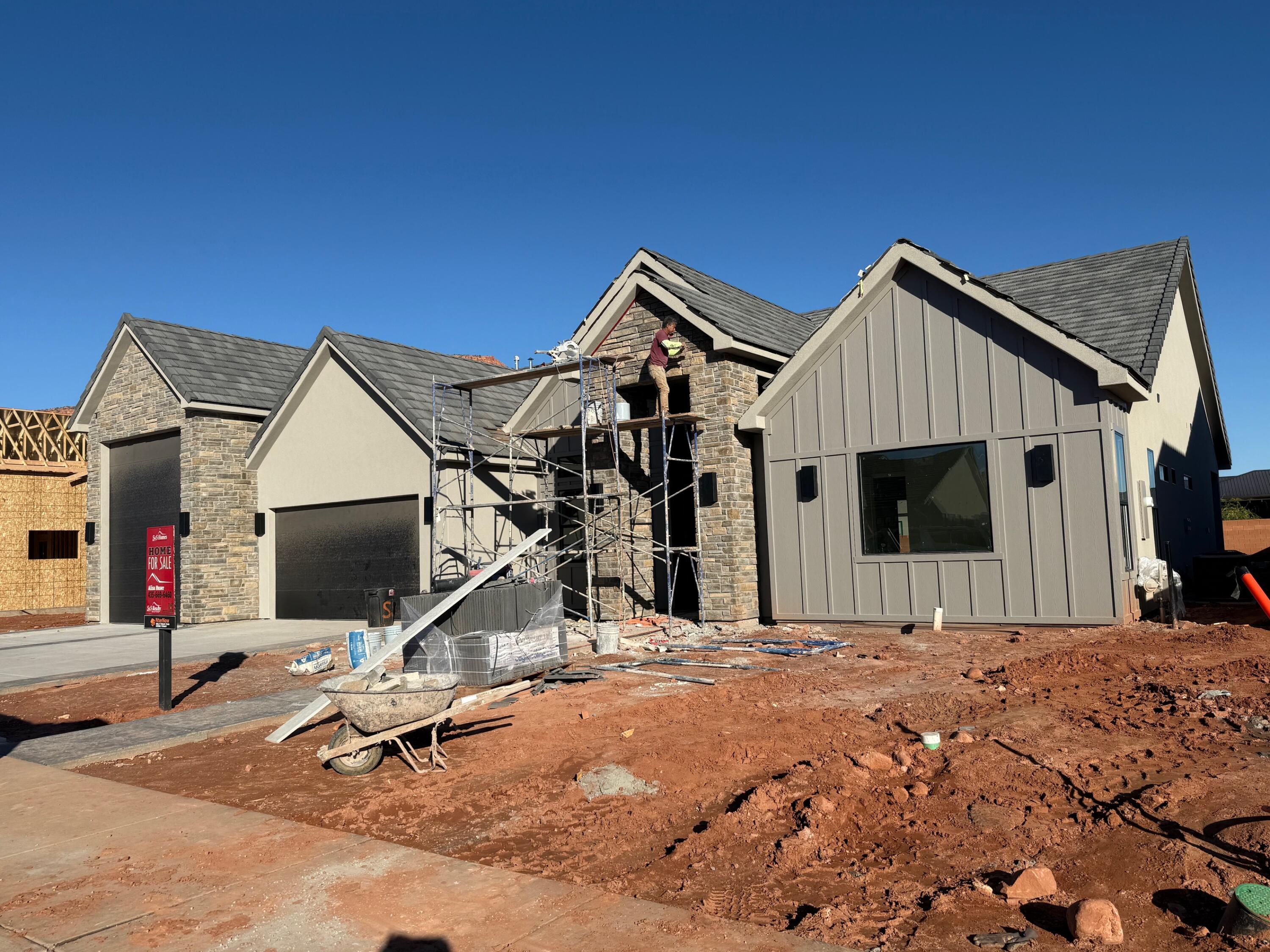 ONYX CANYON - Residential