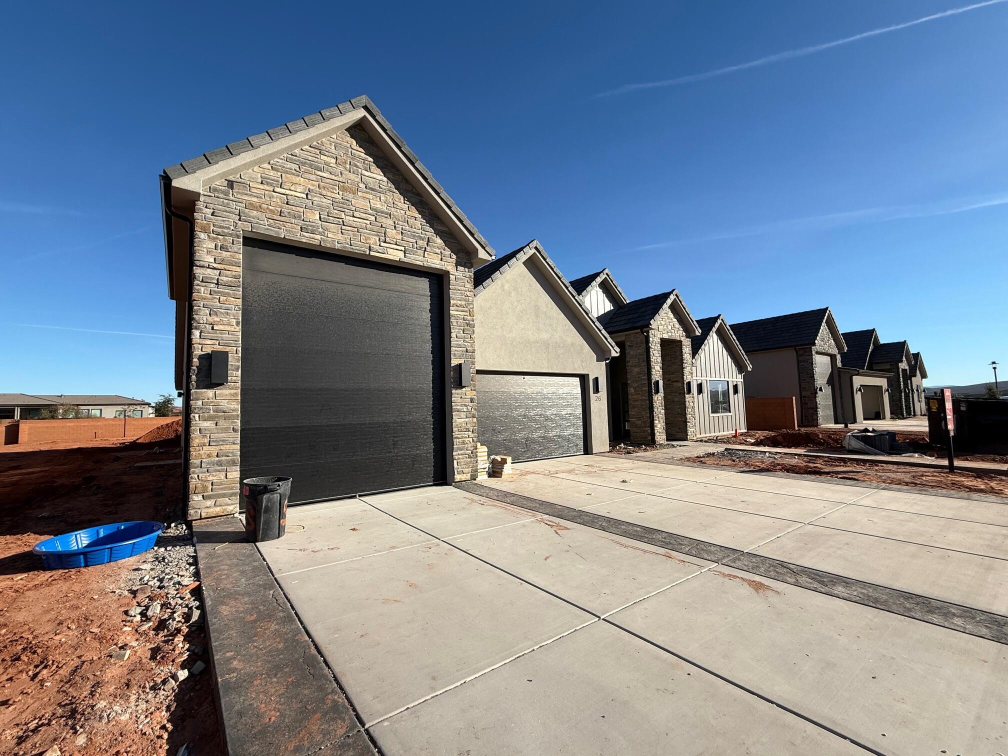 ONYX CANYON - Residential