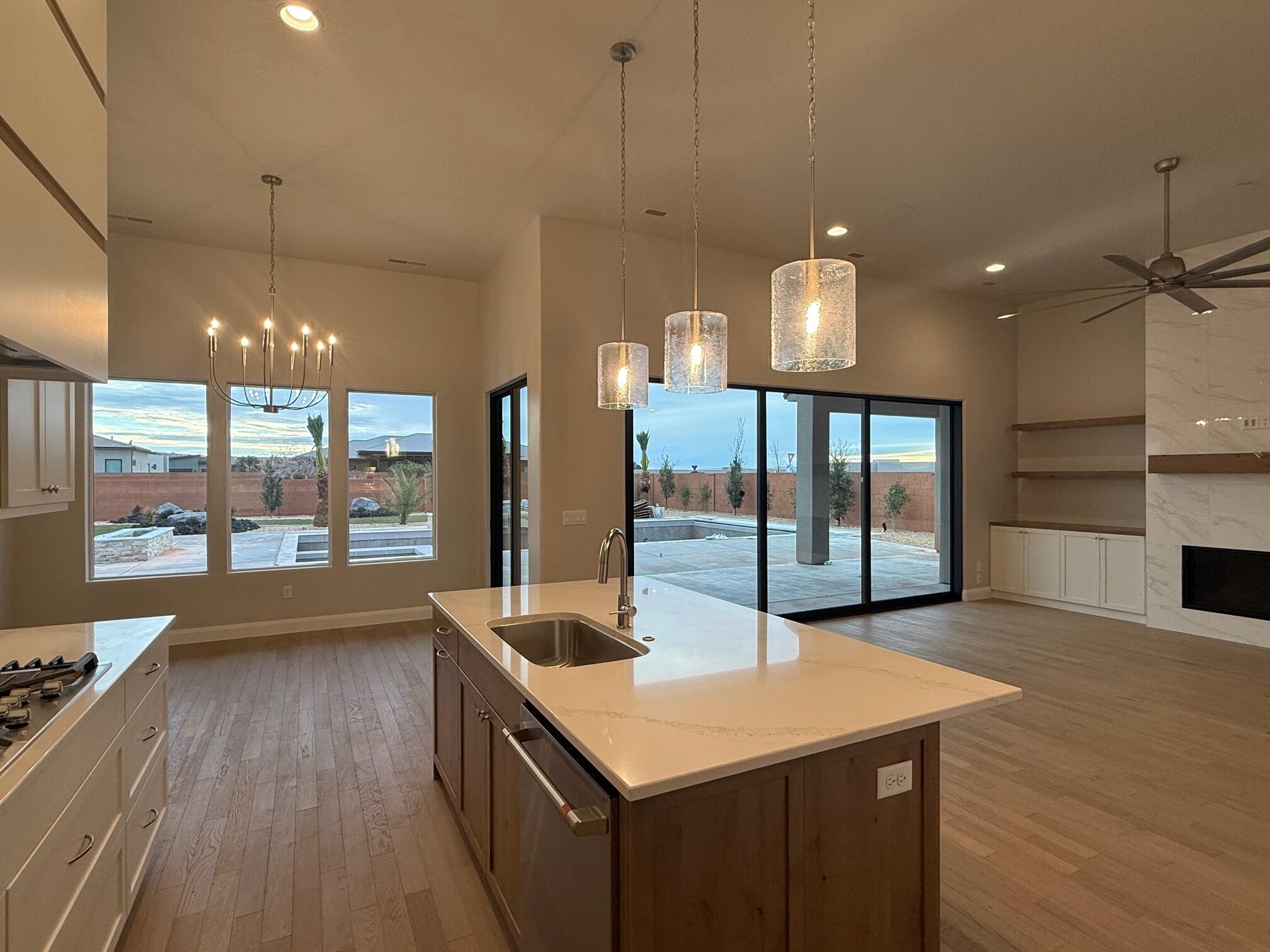 ONYX CANYON - Residential