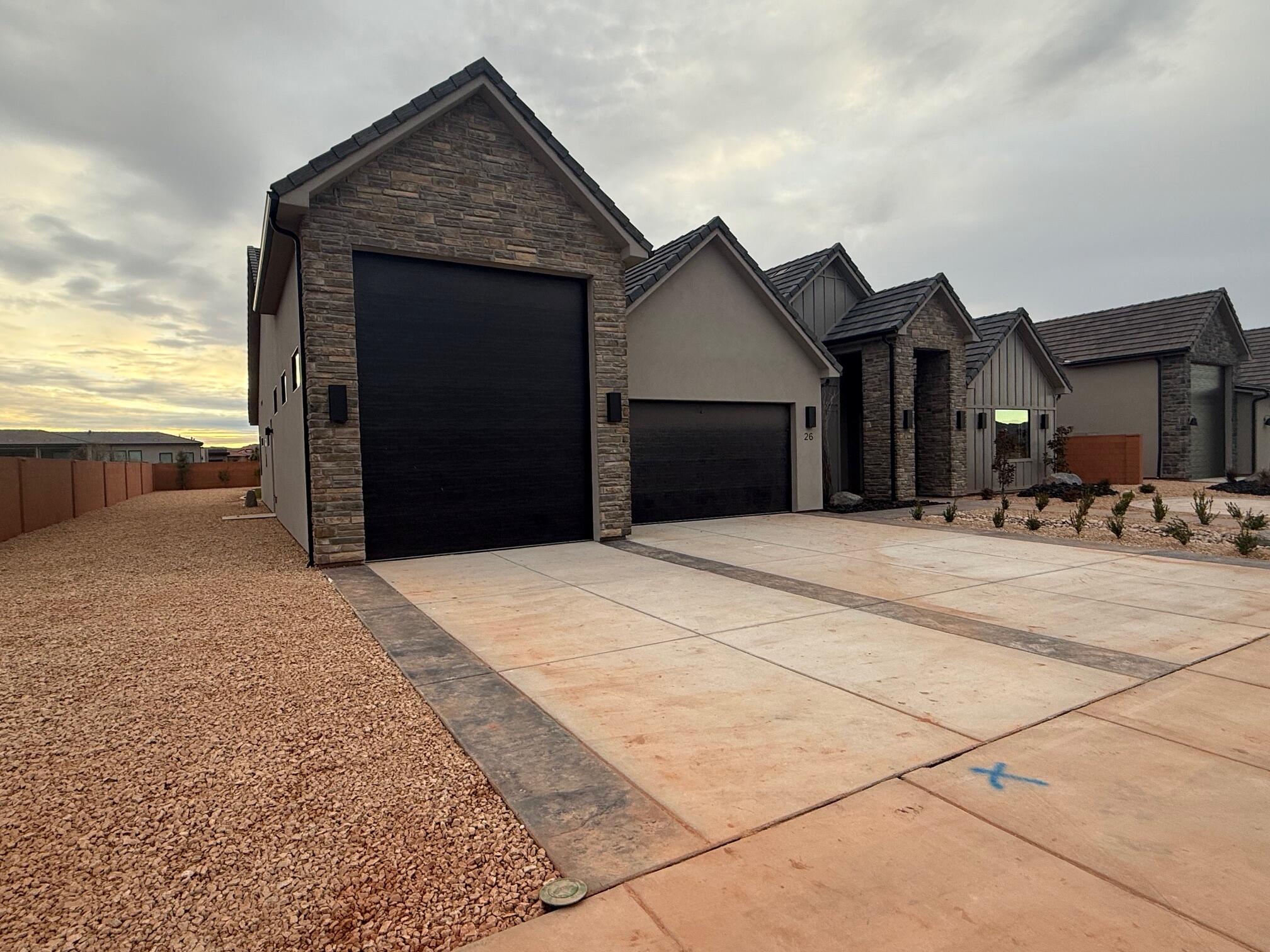 ONYX CANYON - Residential