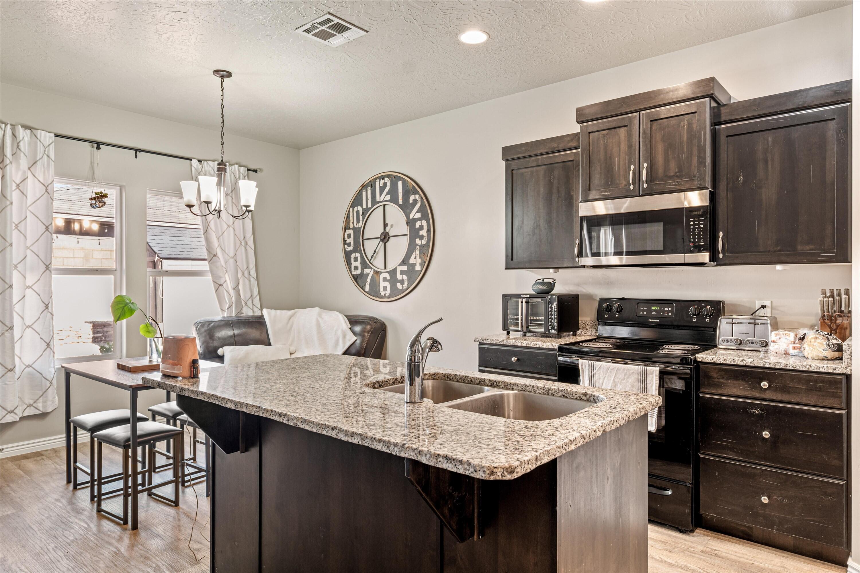 DESERT CREST - Residential