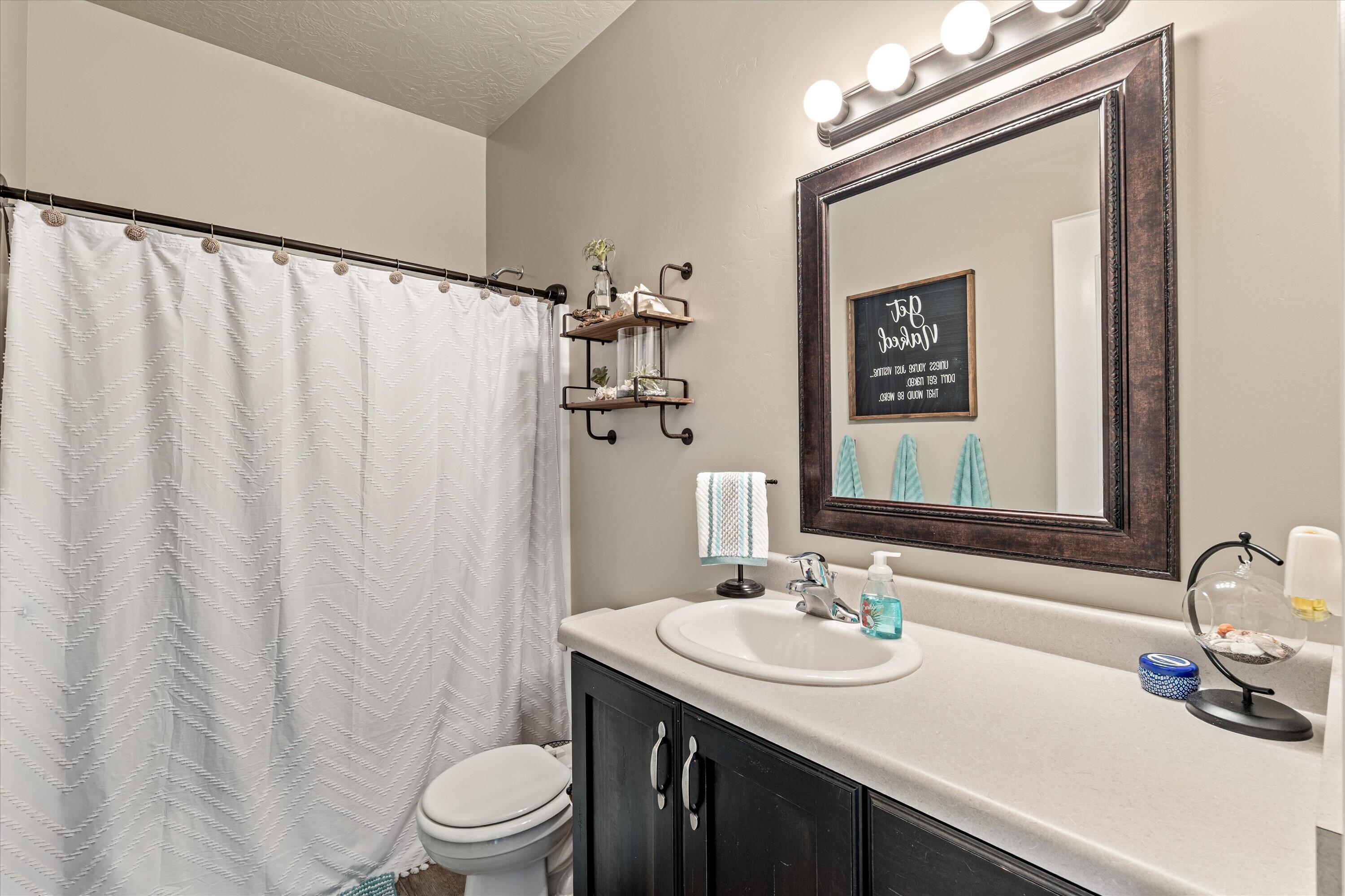 DESERT CREST - Residential