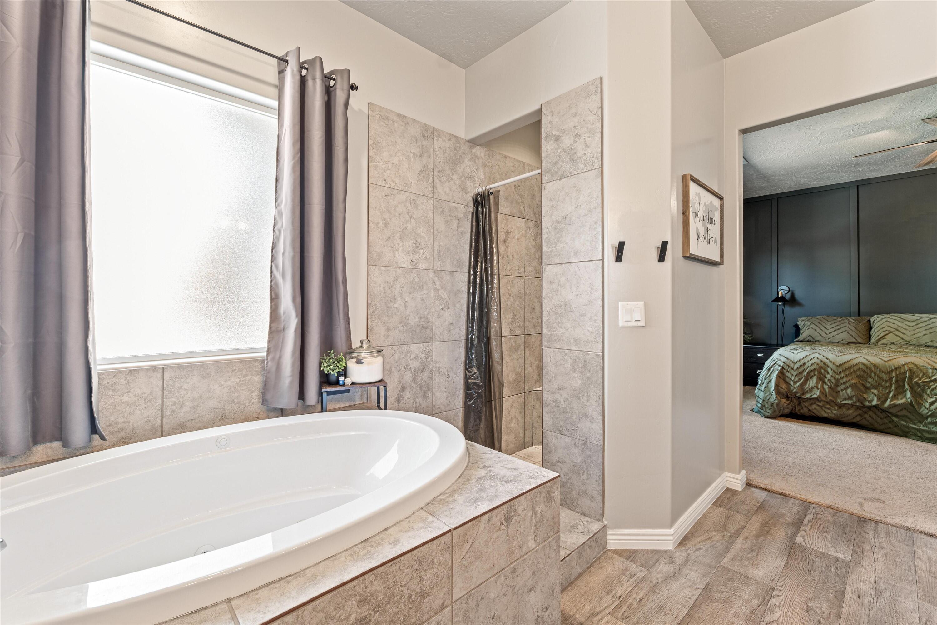 DESERT CREST - Residential