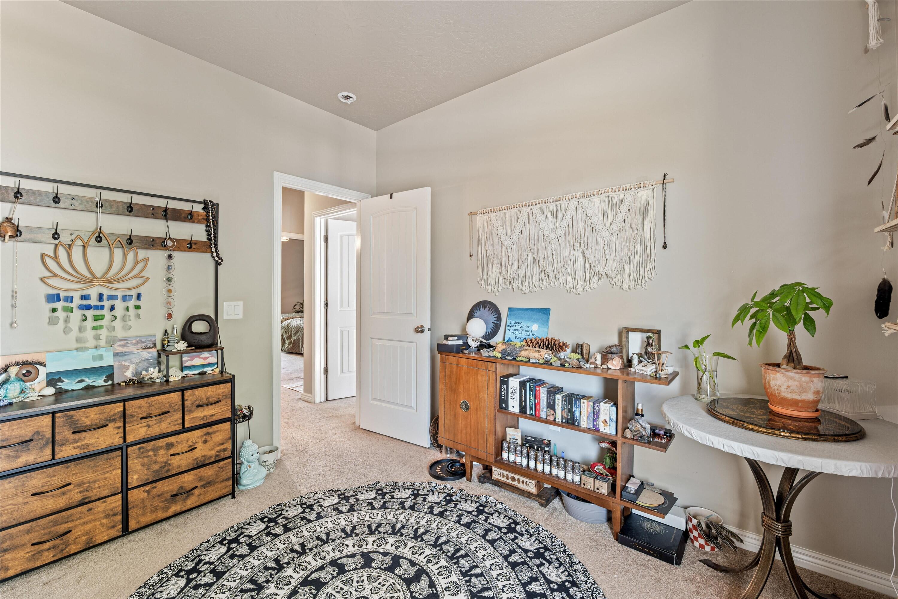 DESERT CREST - Residential