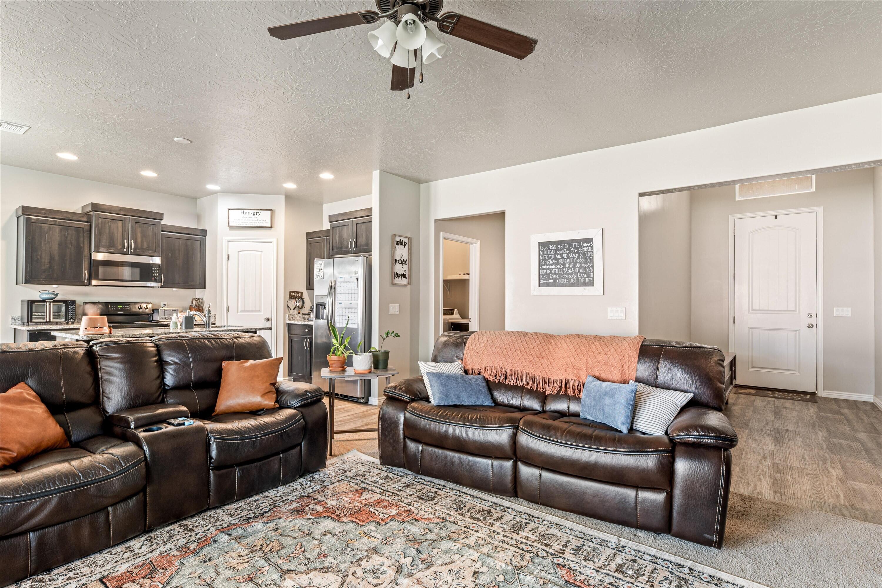 DESERT CREST - Residential