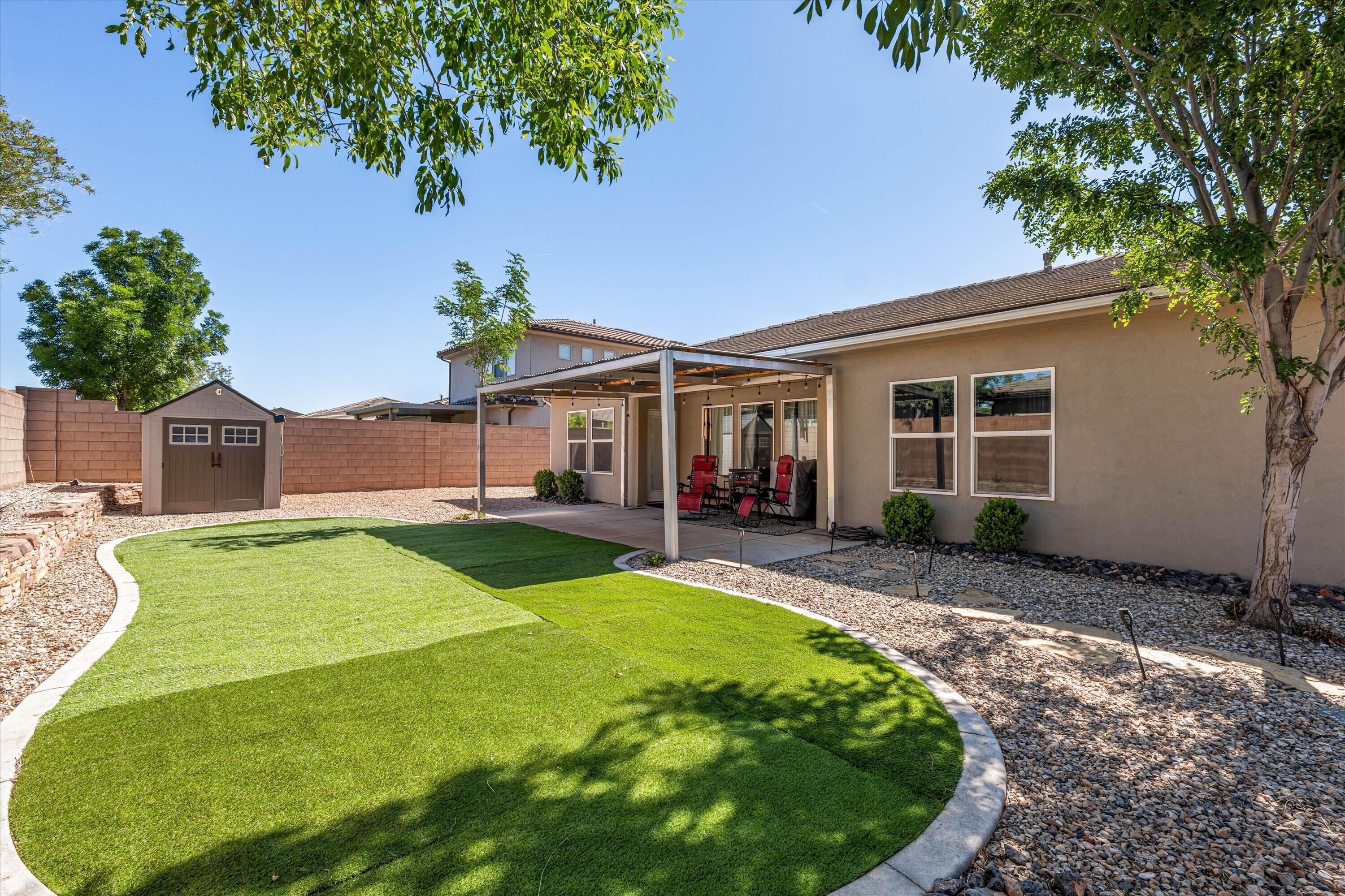 DESERT CREST - Residential