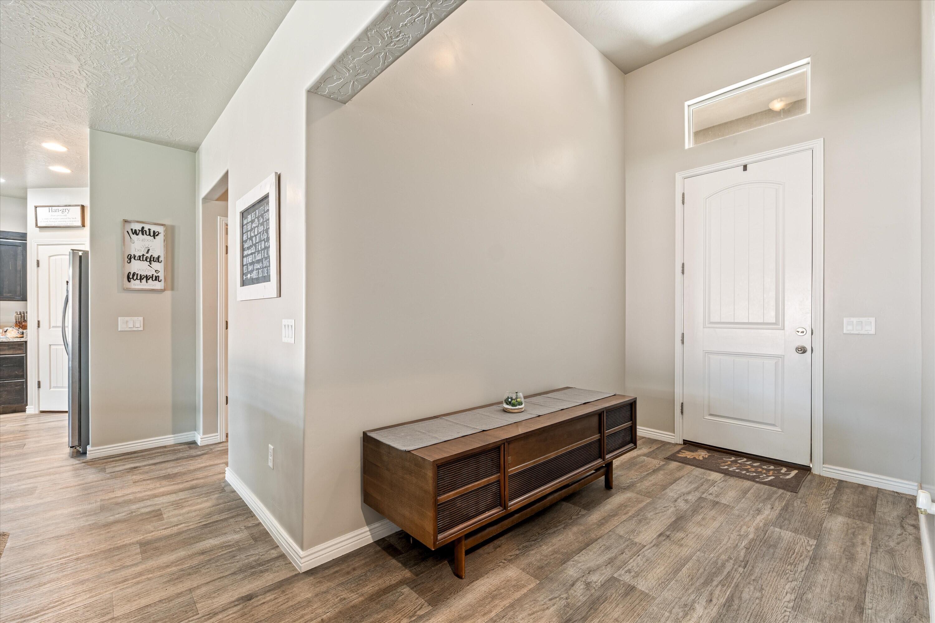 DESERT CREST - Residential