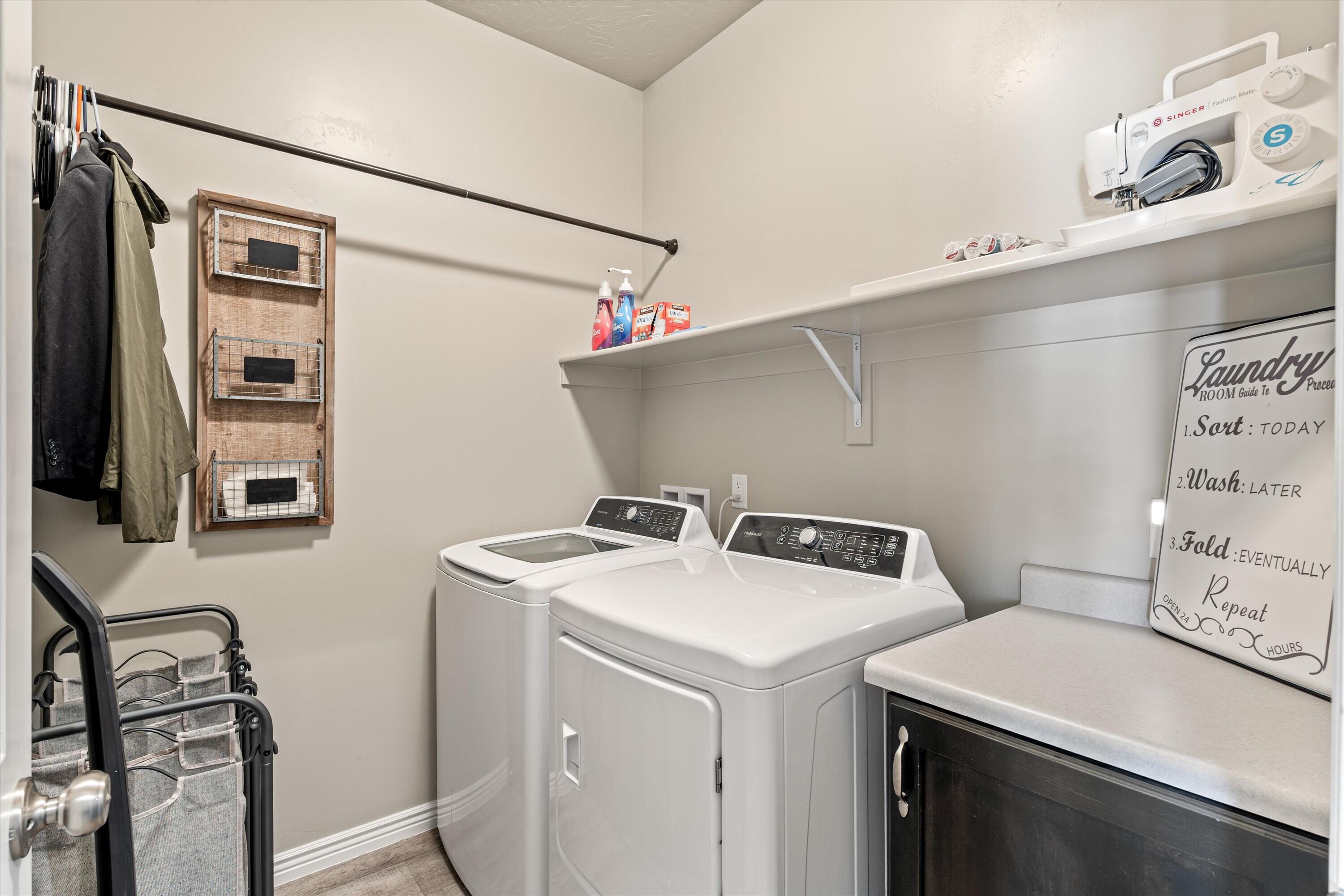 DESERT CREST - Residential