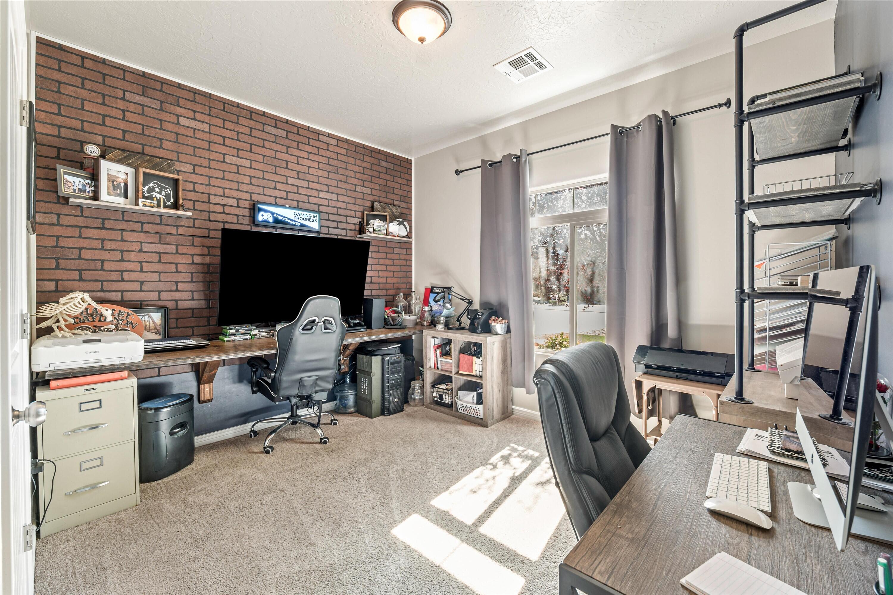 DESERT CREST - Residential