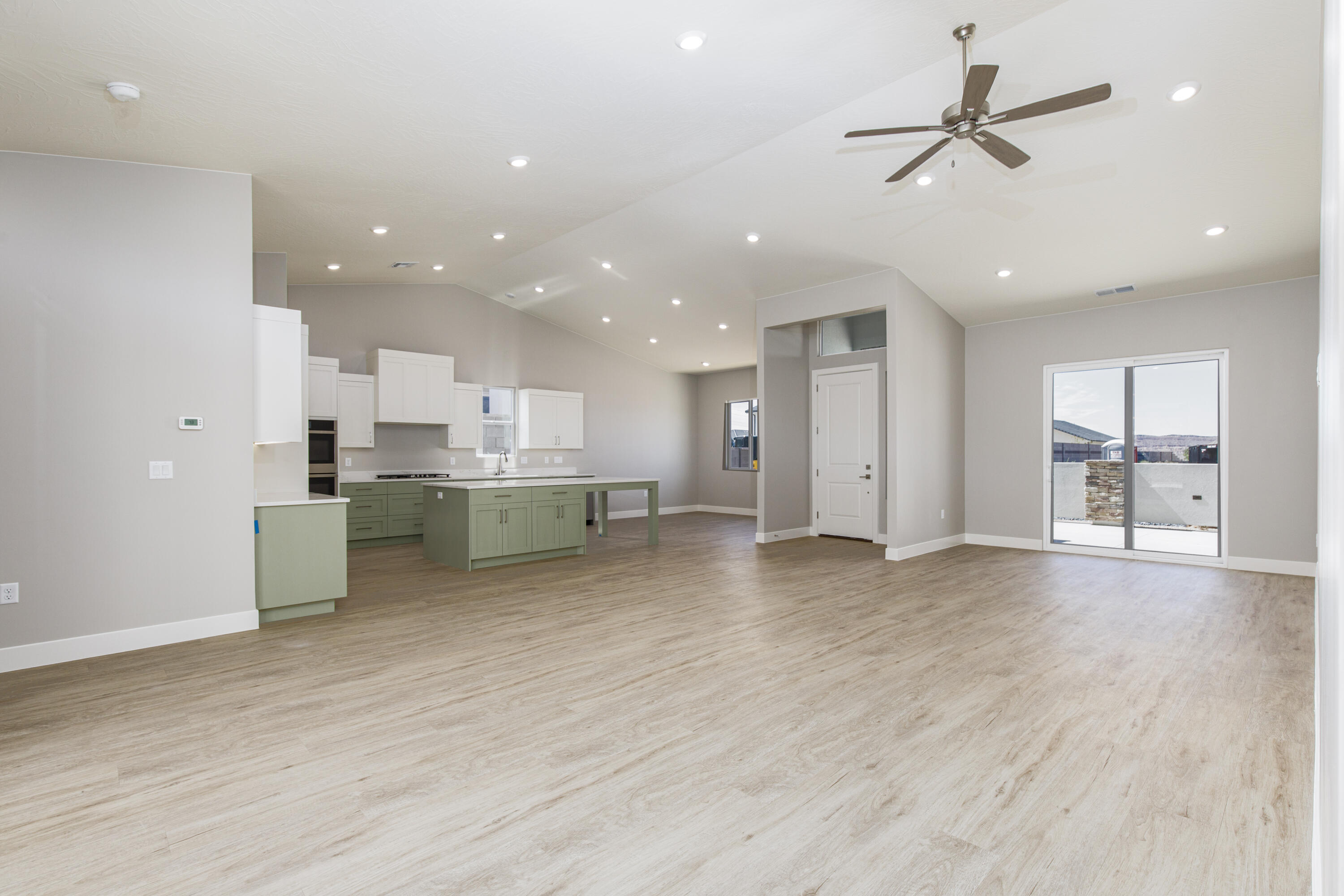 EAGLE POINTE - Residential