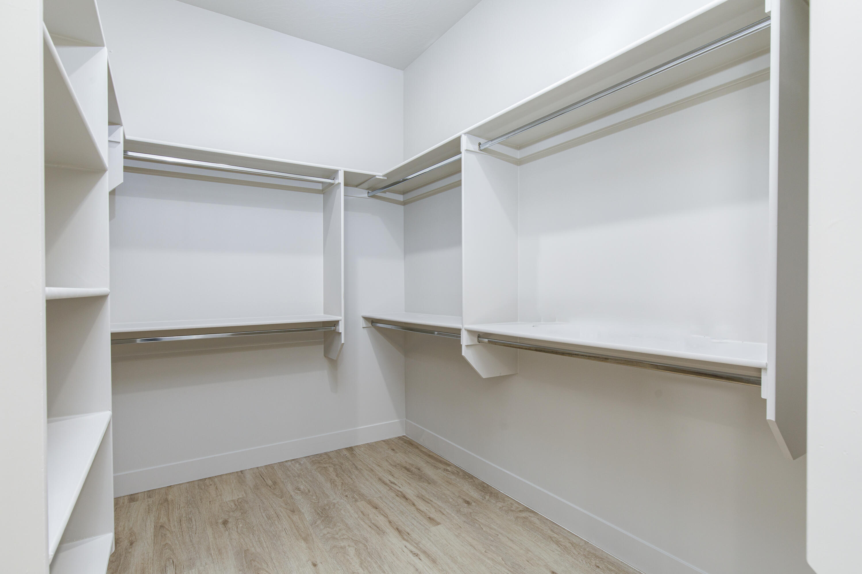 EAGLE POINTE - Residential