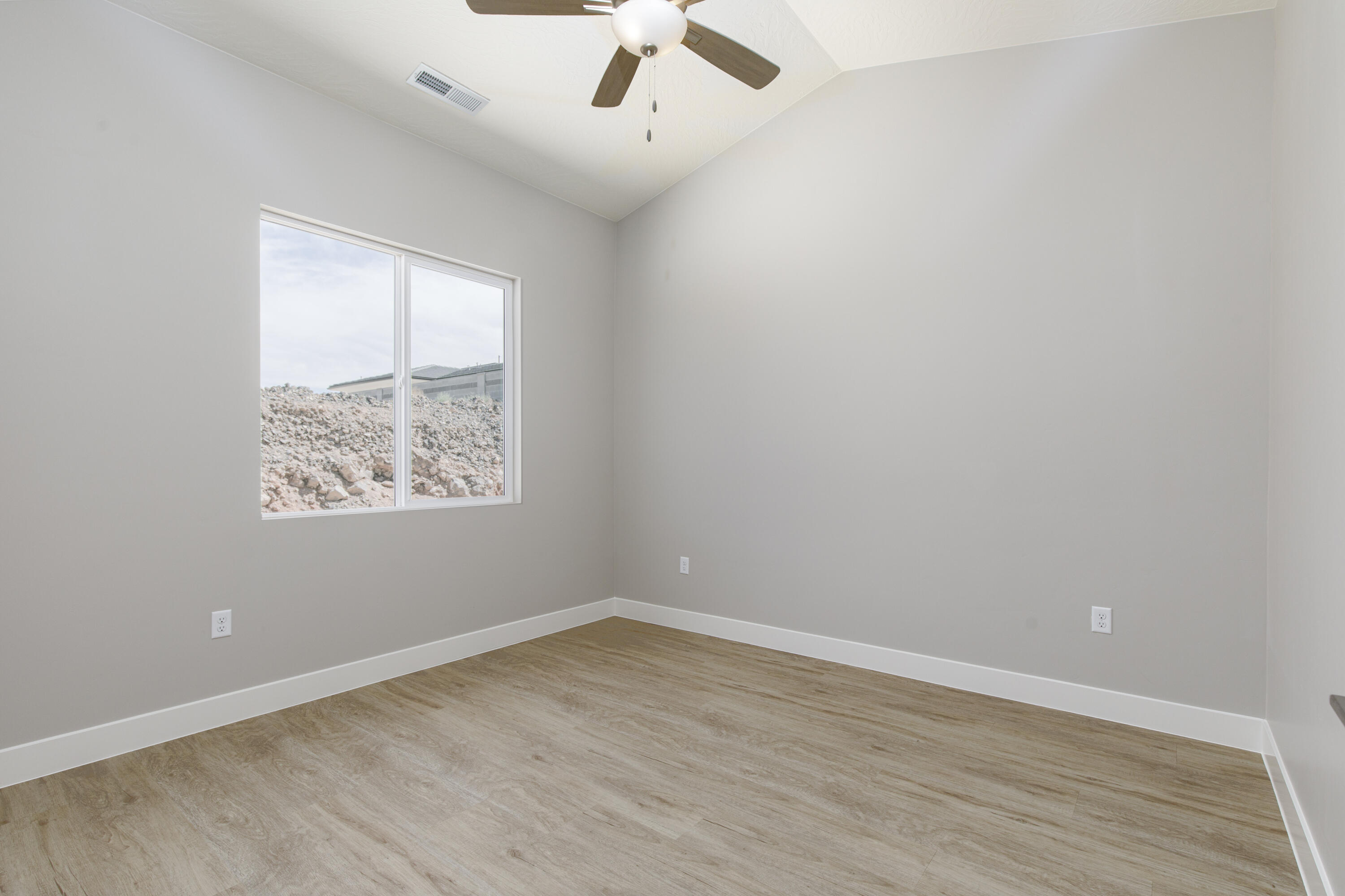 EAGLE POINTE - Residential