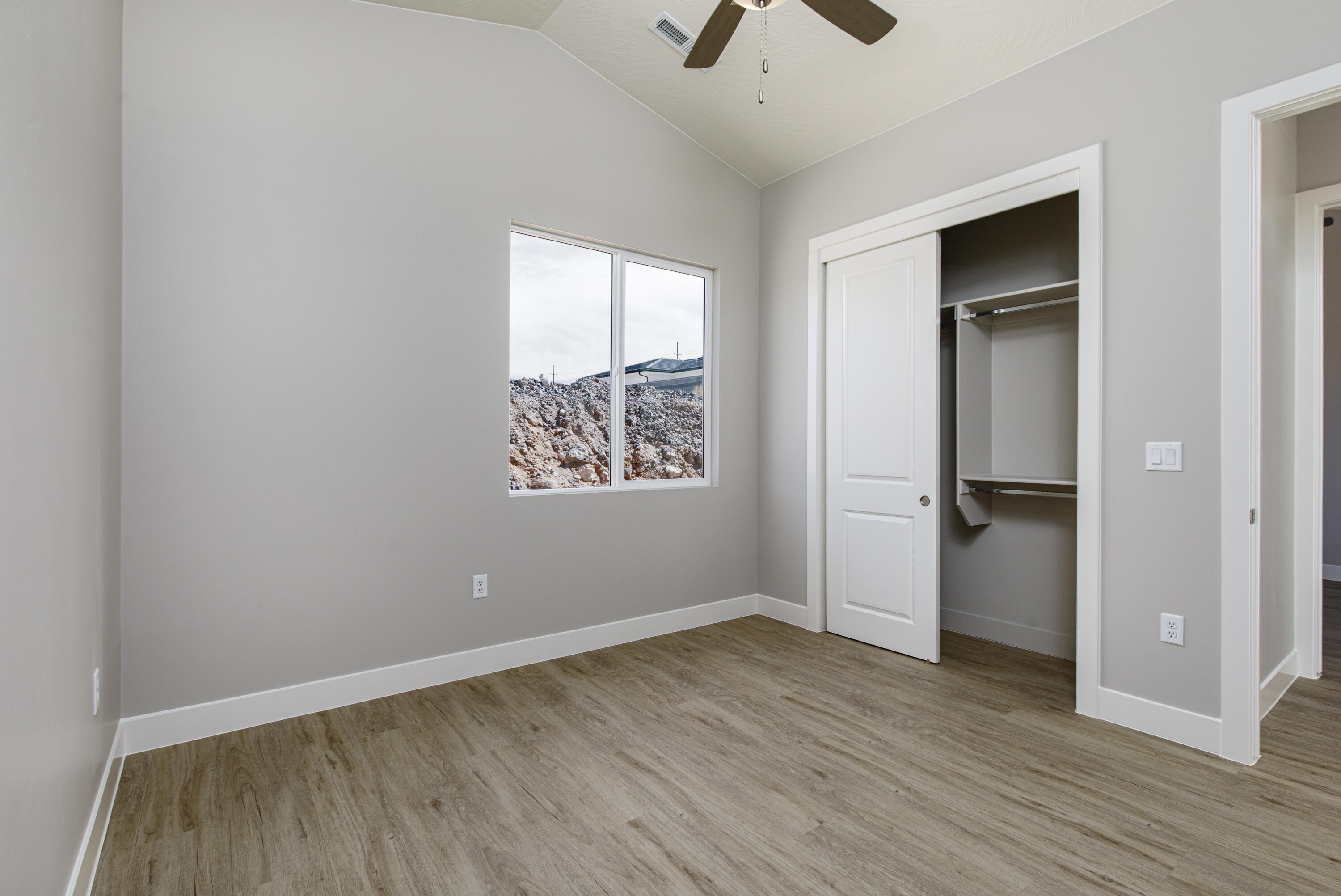 EAGLE POINTE - Residential