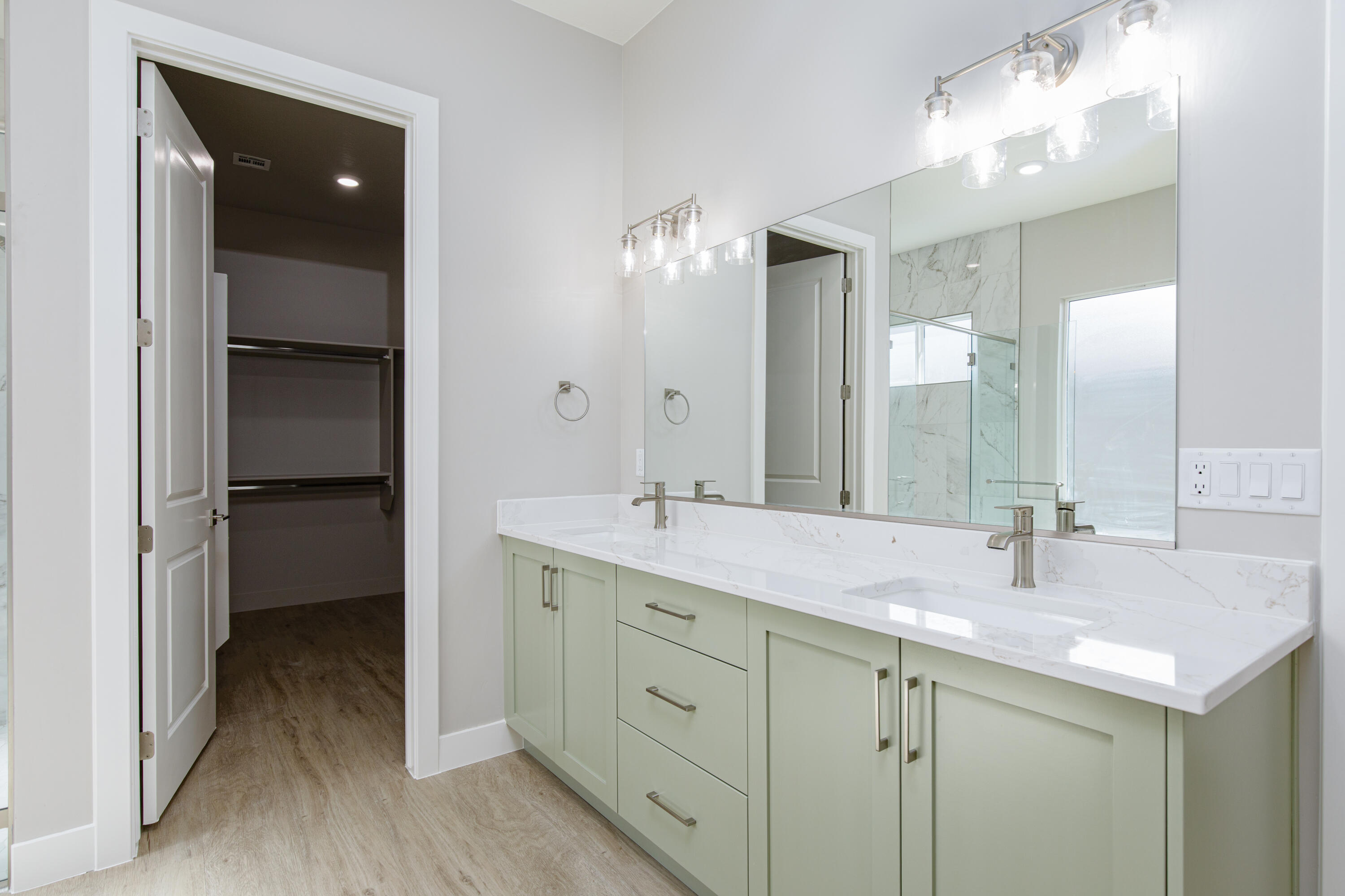 EAGLE POINTE - Residential