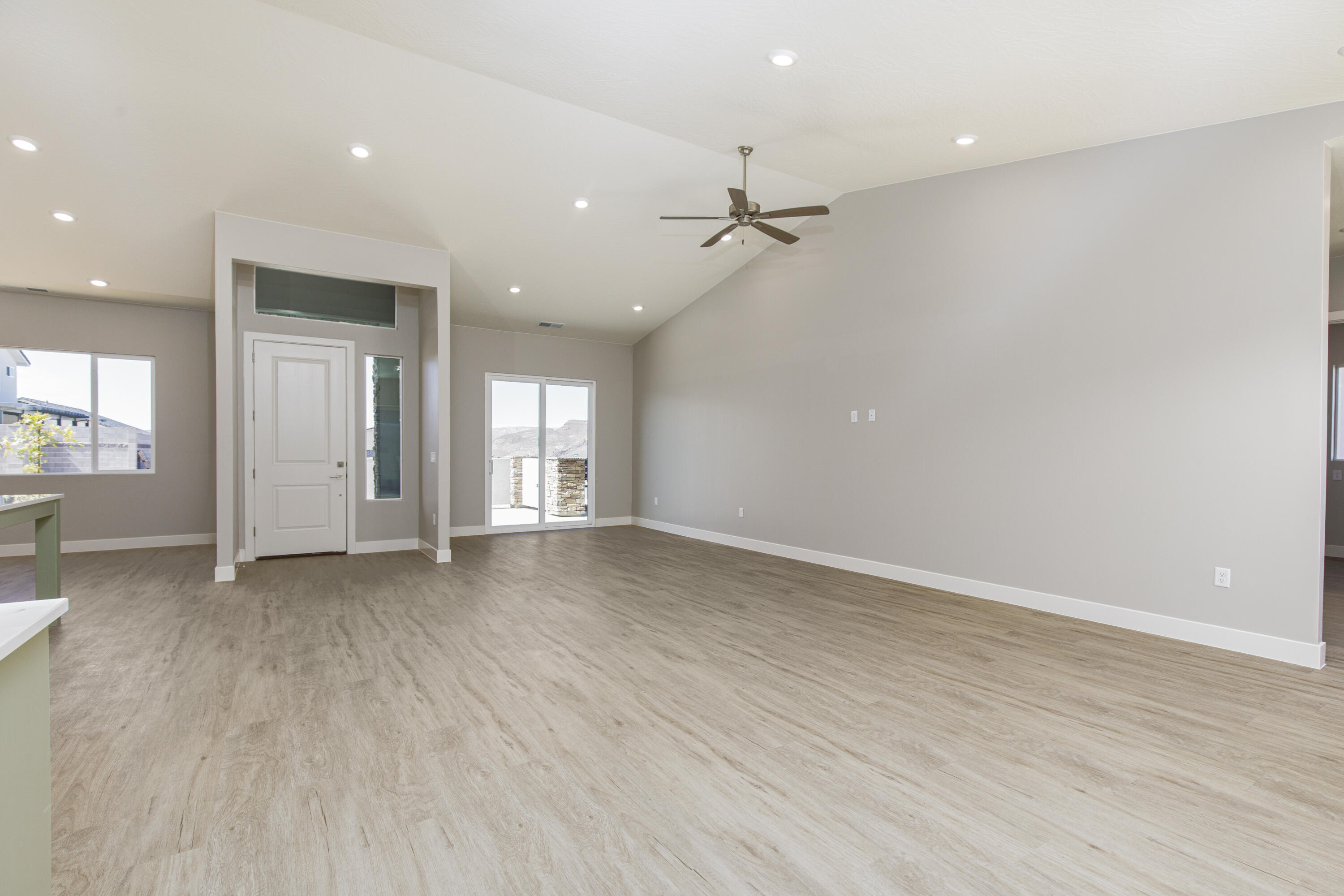 EAGLE POINTE - Residential