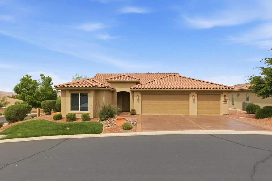 Beautiful Sun River home with exceptional Mountain View's. Enjoy the large covered patio and backyard putting green. The best 55+ community in southern Utah! Indoor & outdoor pools, pickleball, tennis, exercise classes, gym, and way too many amenities to list. Come see this wonderful property immediately!
