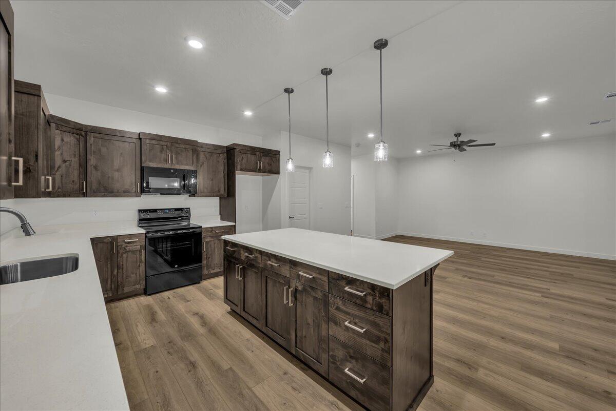 RED TRAILS SUNRISE VALLEY - Residential