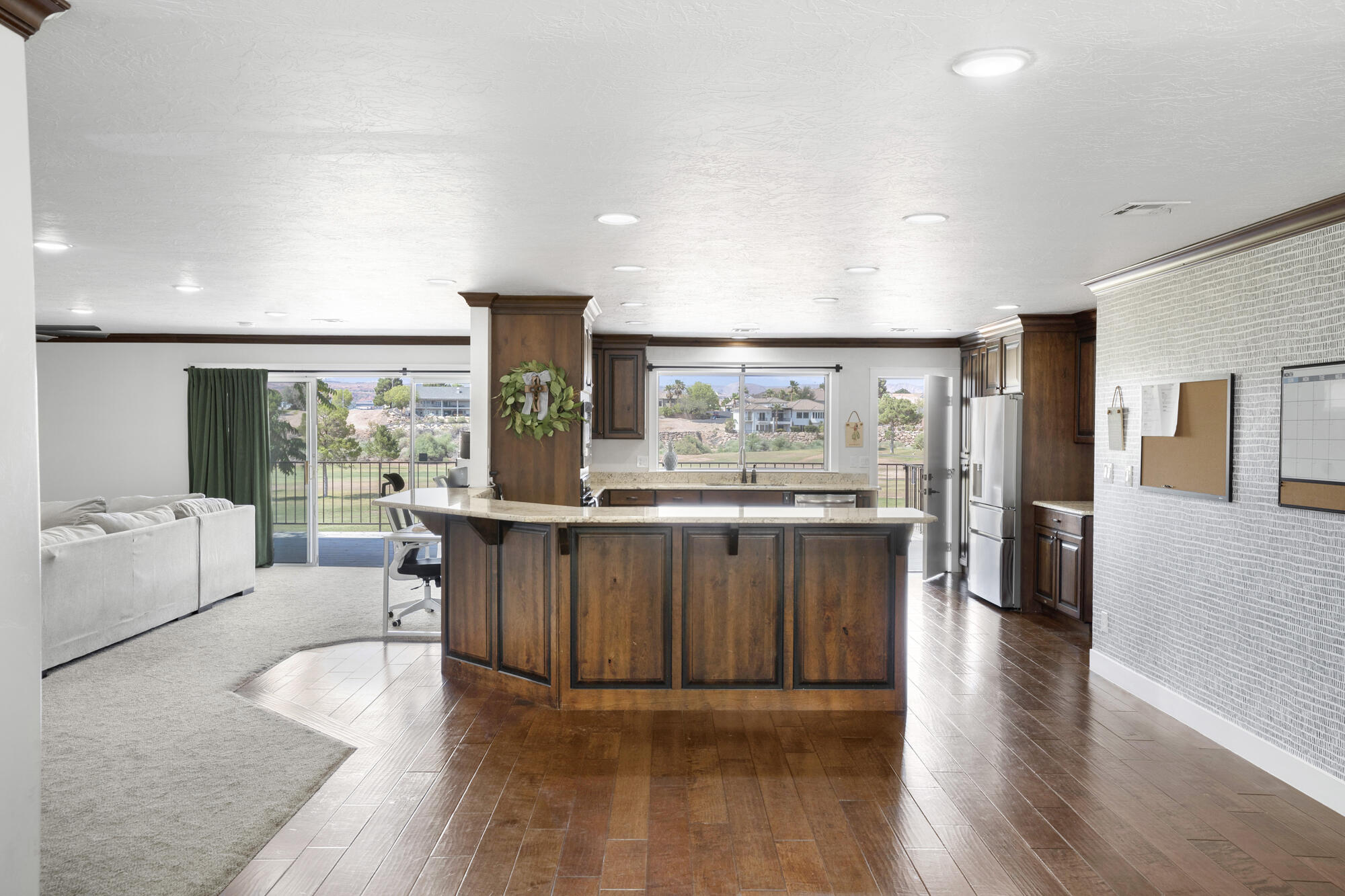 BLOOMINGTON HILLS - Residential