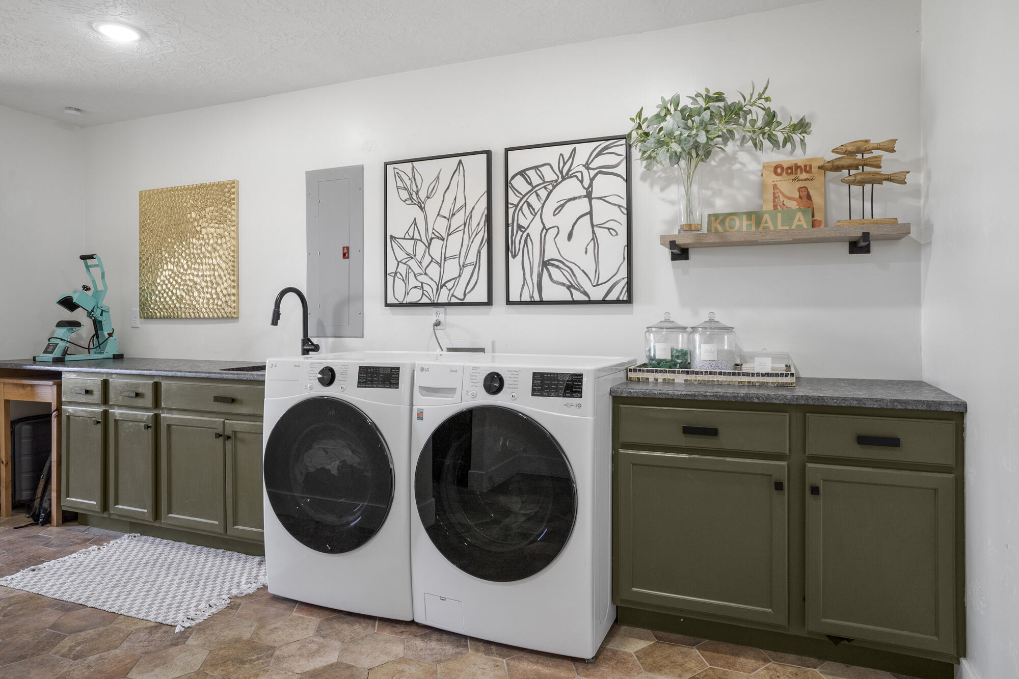 BLOOMINGTON HILLS - Residential