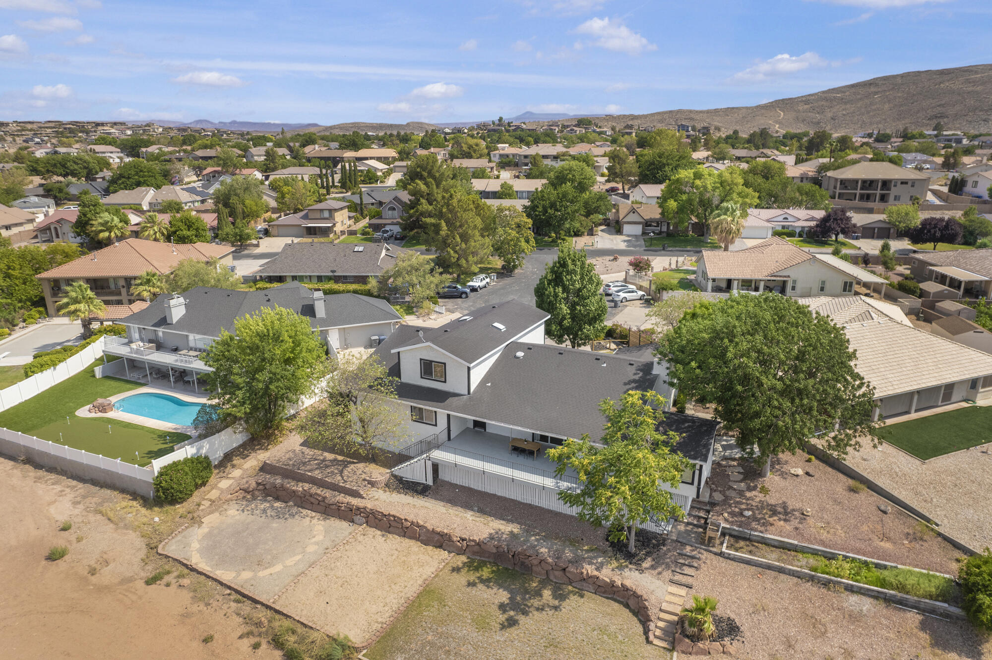 BLOOMINGTON HILLS - Residential