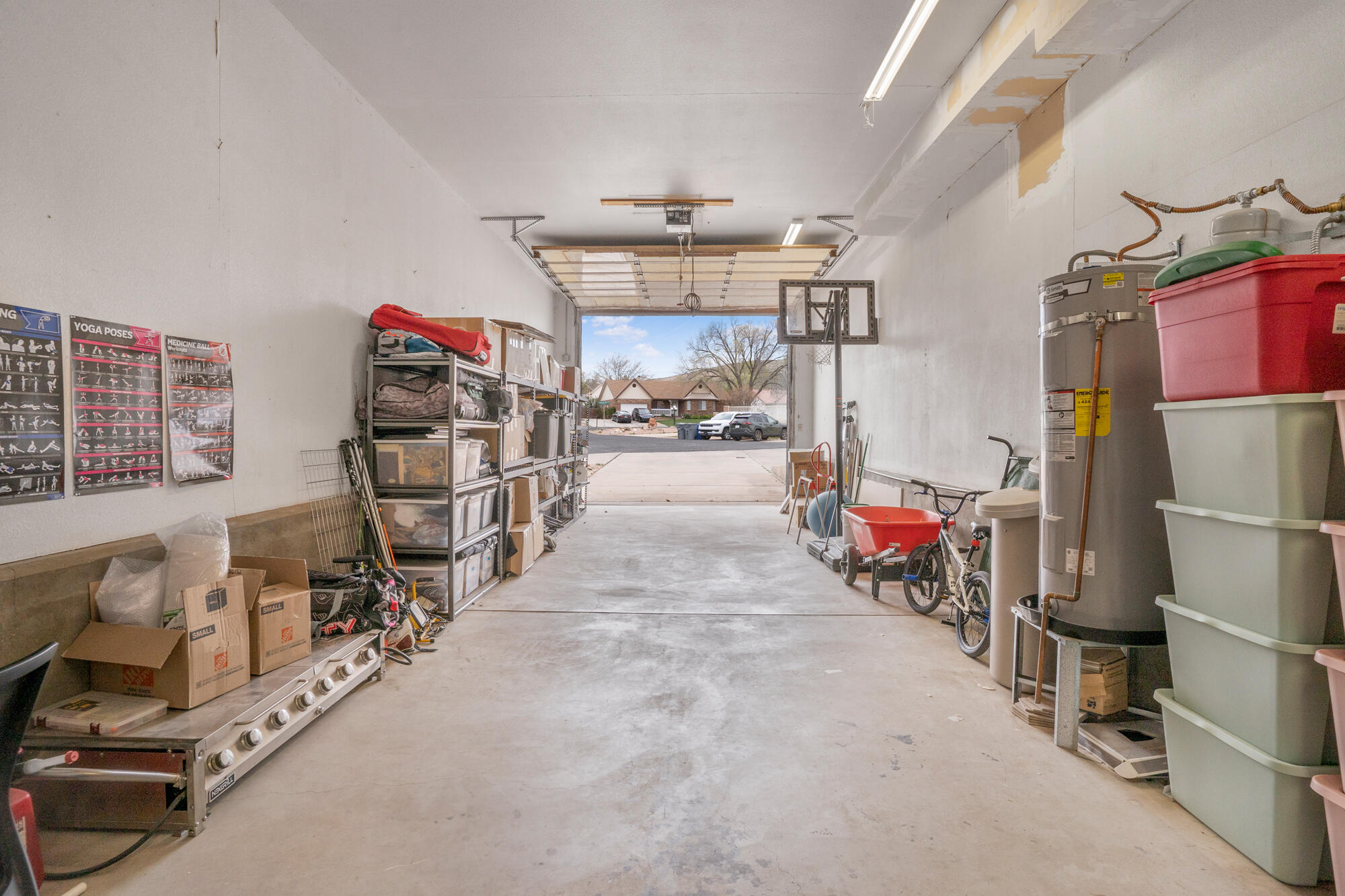 BLOOMINGTON HILLS - Residential