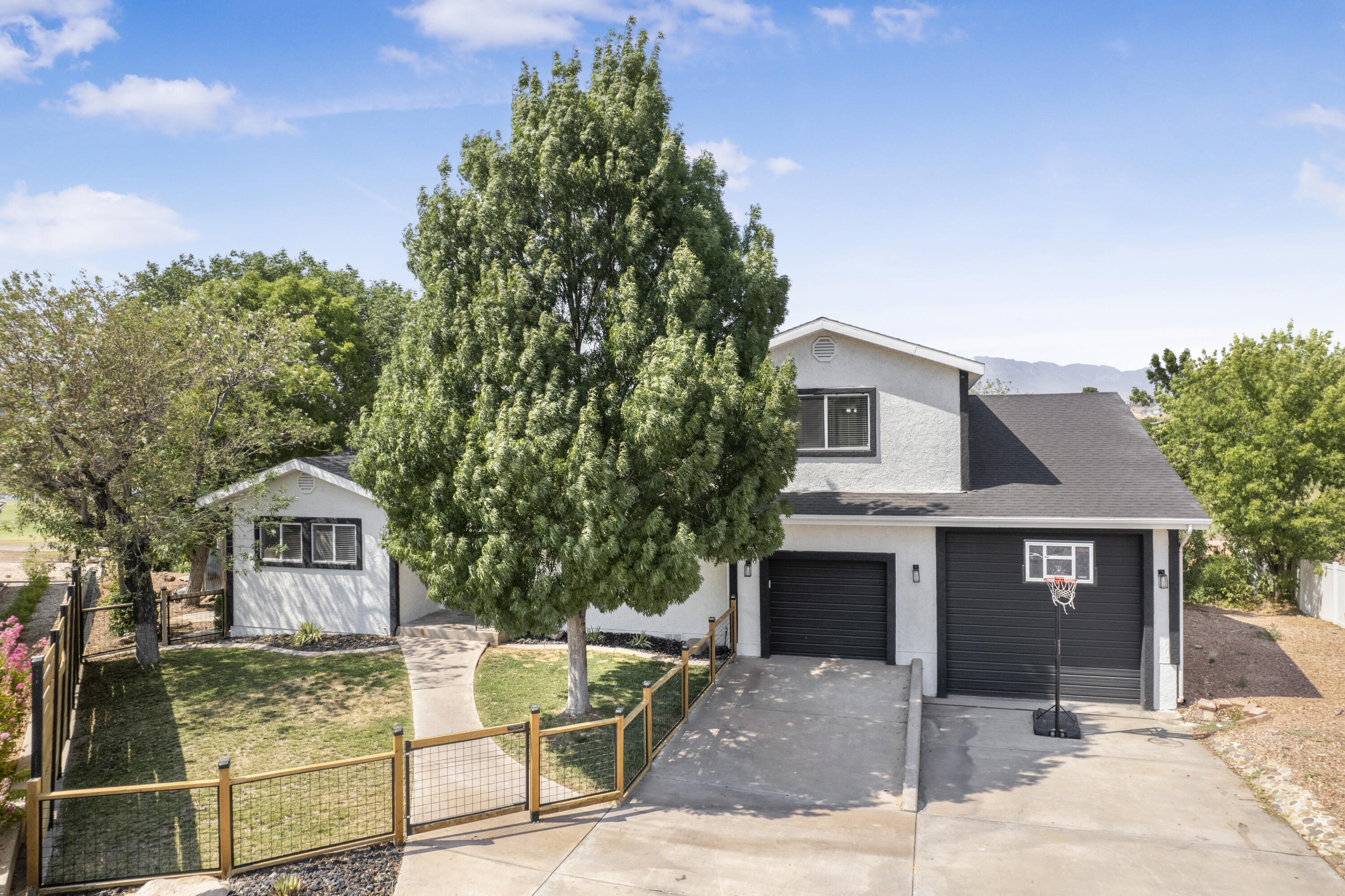 BLOOMINGTON HILLS - Residential