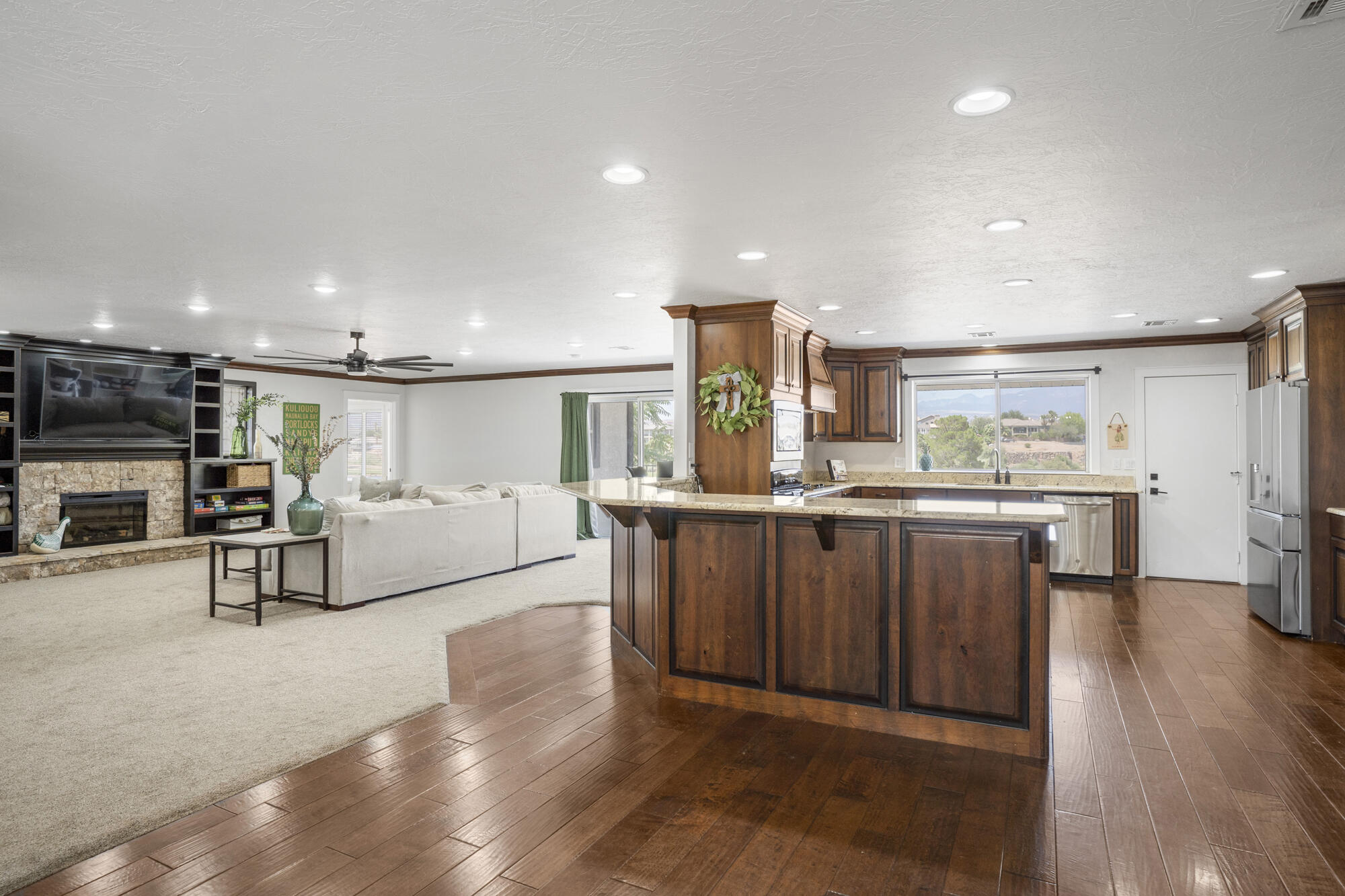 BLOOMINGTON HILLS - Residential