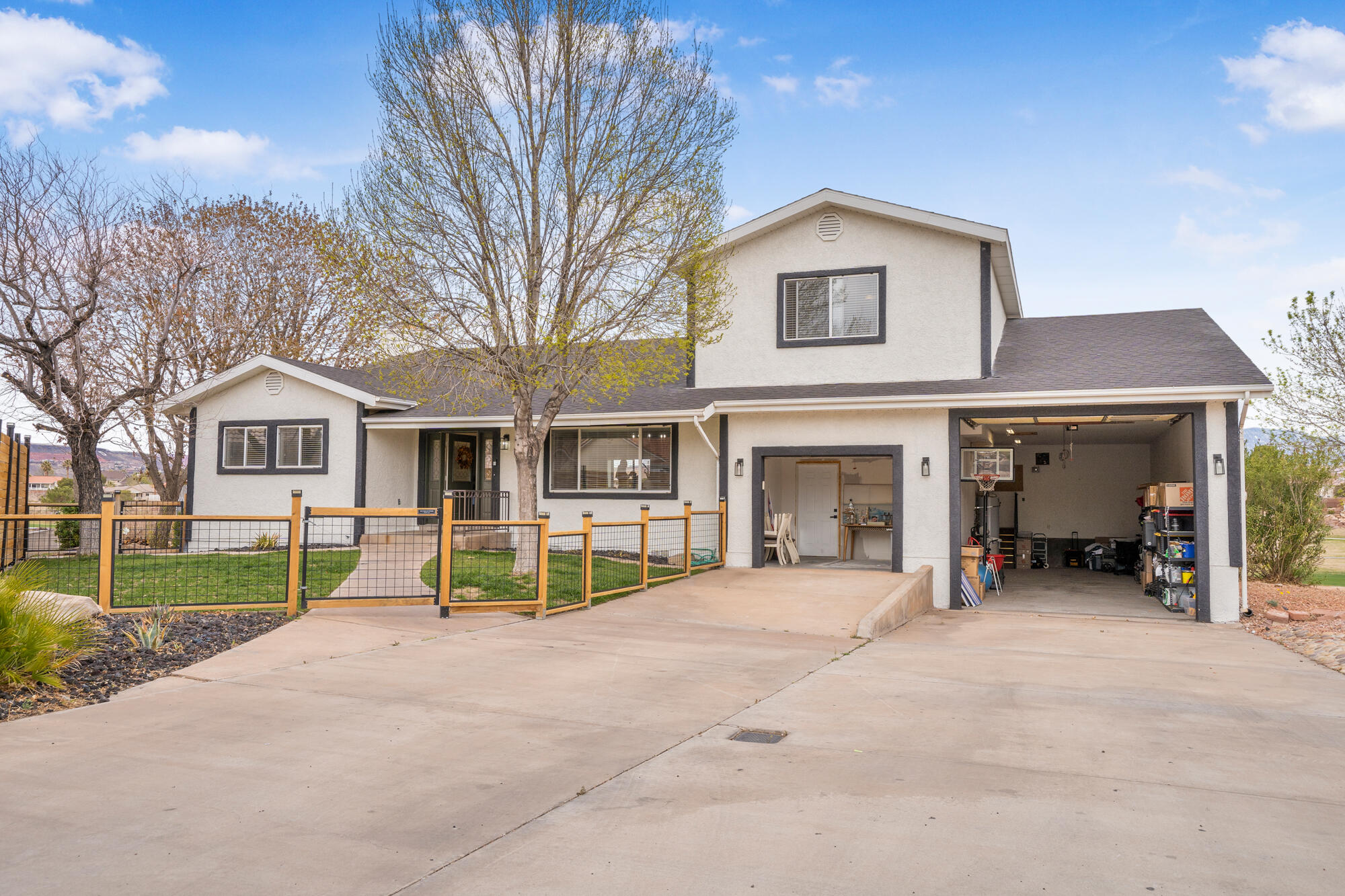 BLOOMINGTON HILLS - Residential