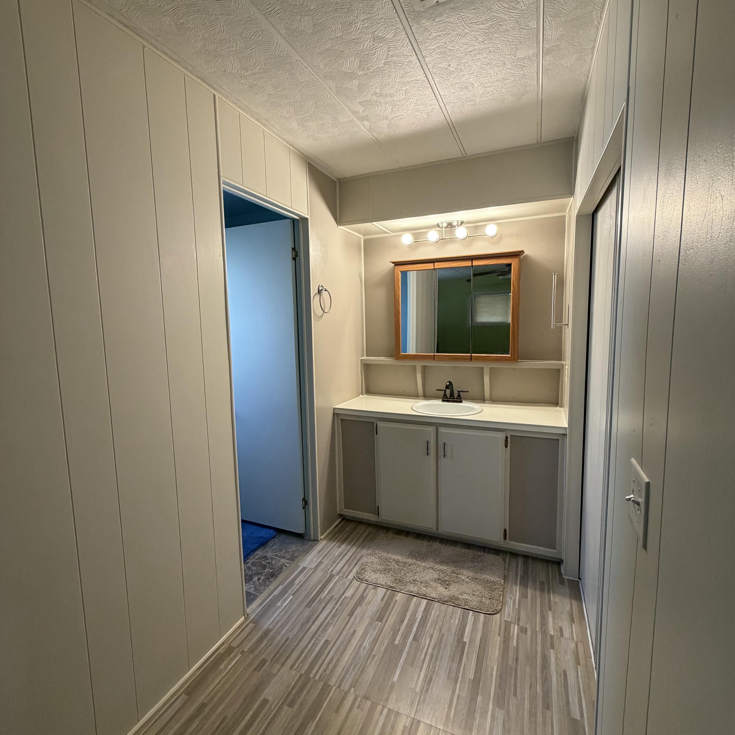 ORAL D & MINNIE E STOWELL - Residential