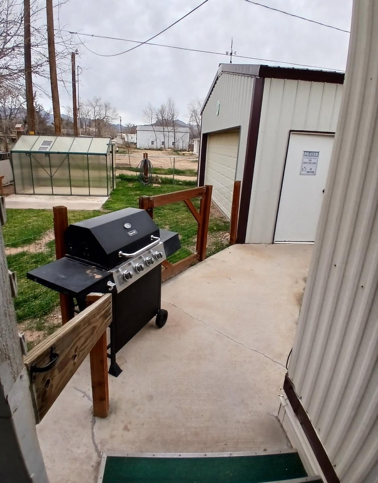 ORAL D & MINNIE E STOWELL - Residential