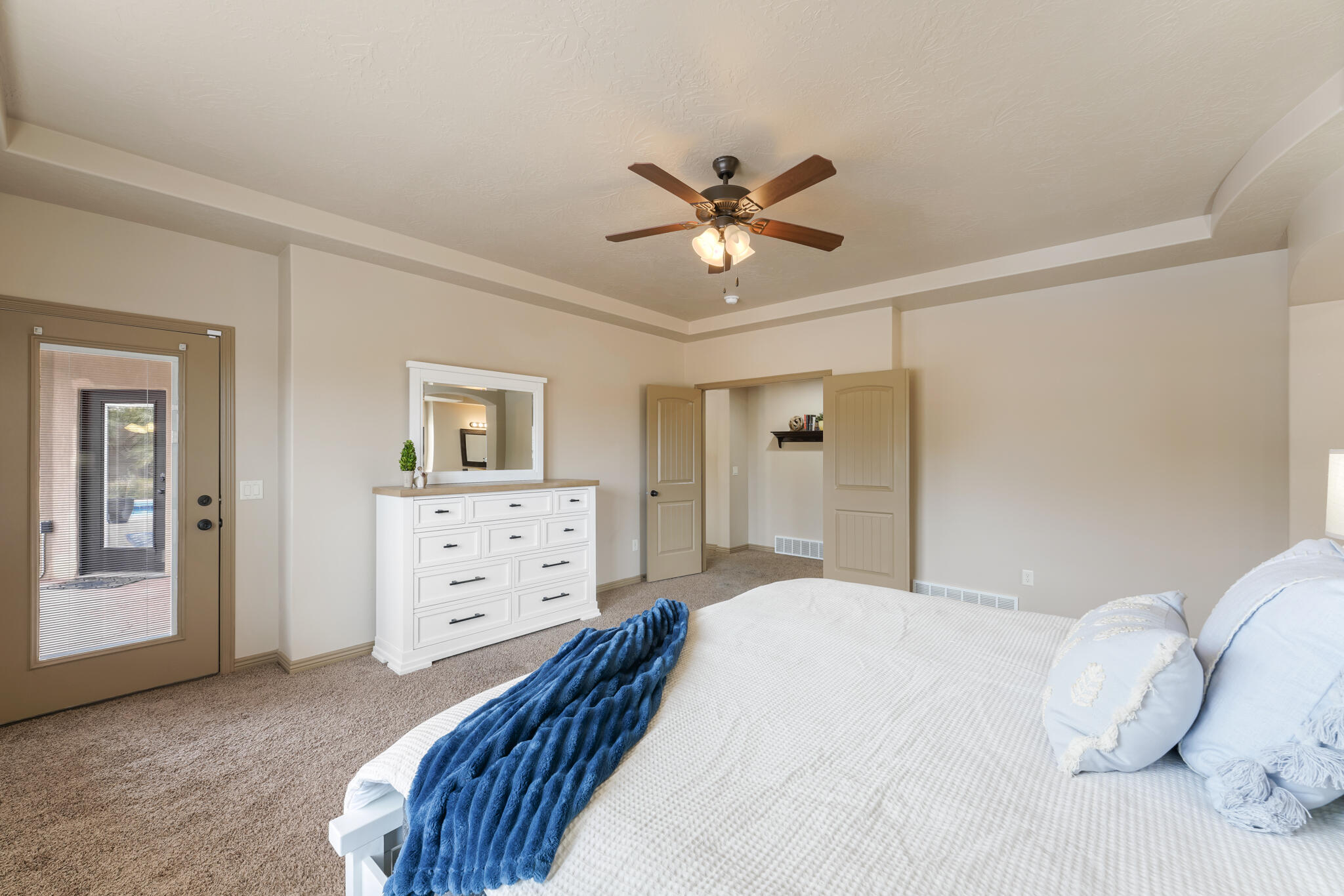 SUN VALLEY ESTATES - Residential