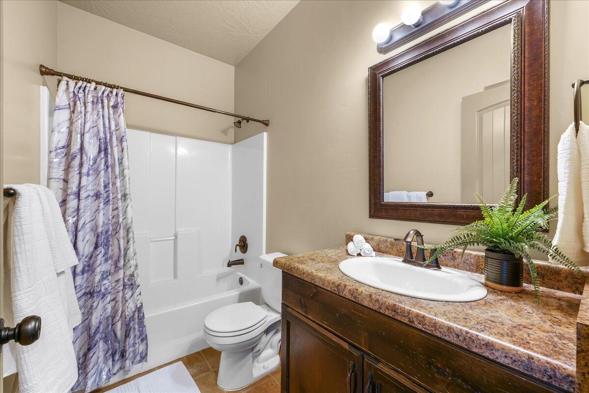 SUN VALLEY ESTATES - Residential