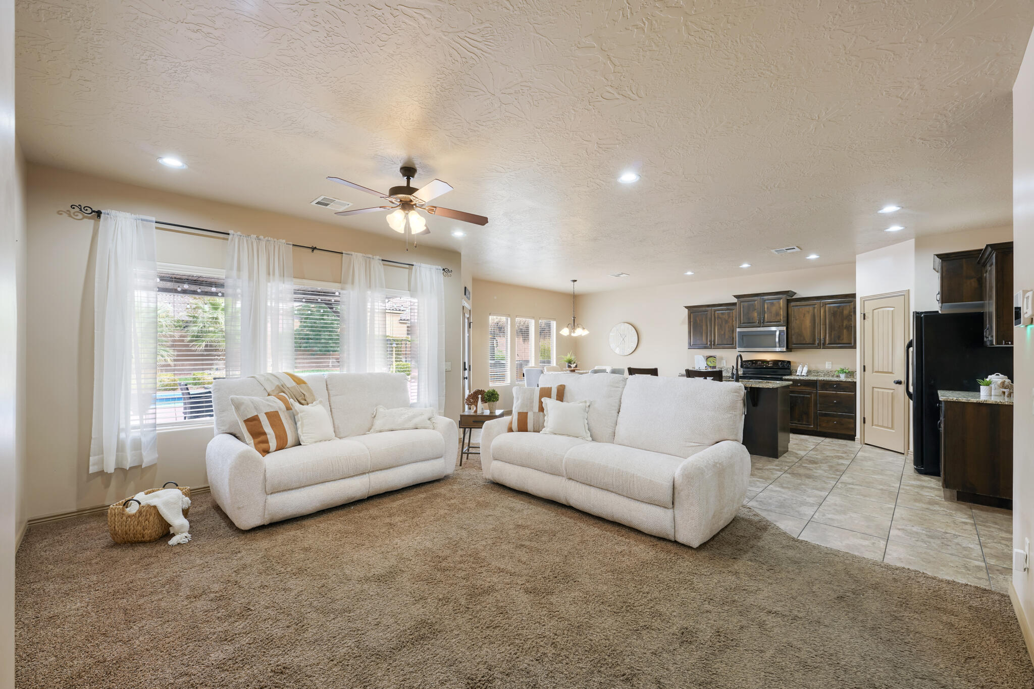 SUN VALLEY ESTATES - Residential