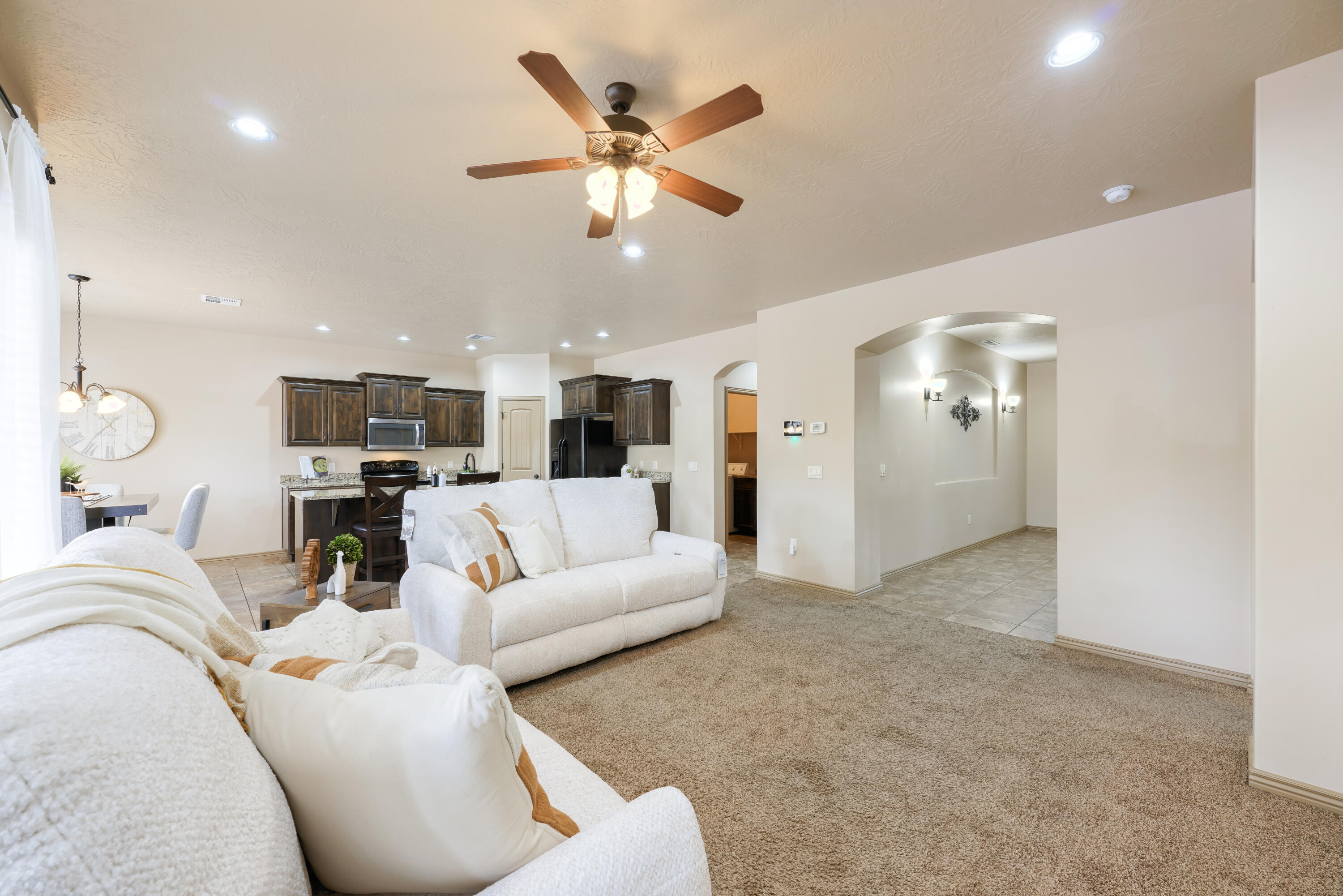 SUN VALLEY ESTATES - Residential