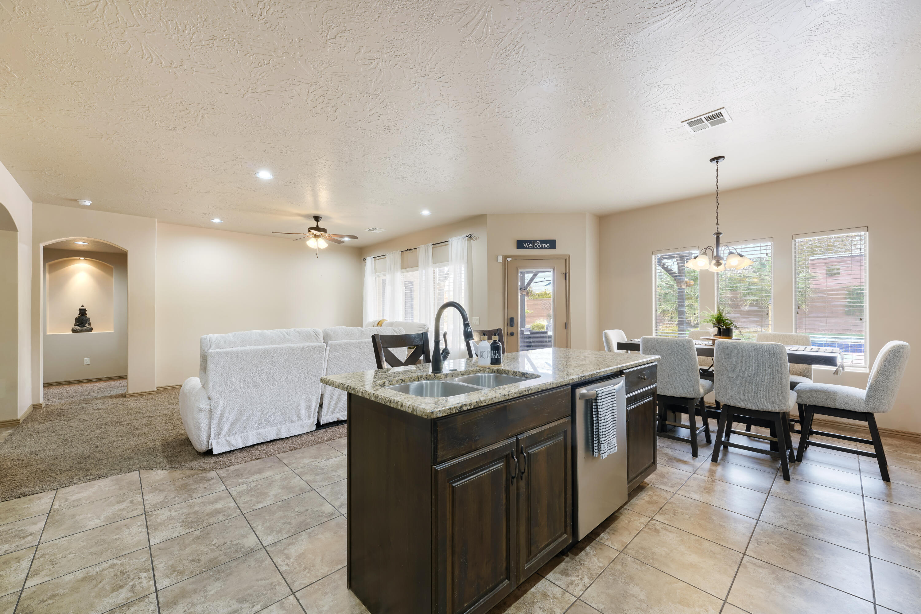 SUN VALLEY ESTATES - Residential